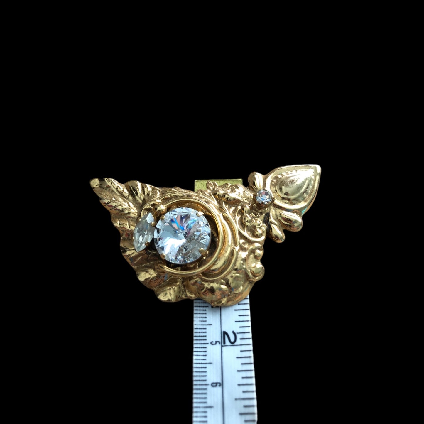 Brooch signed "Mony Art"