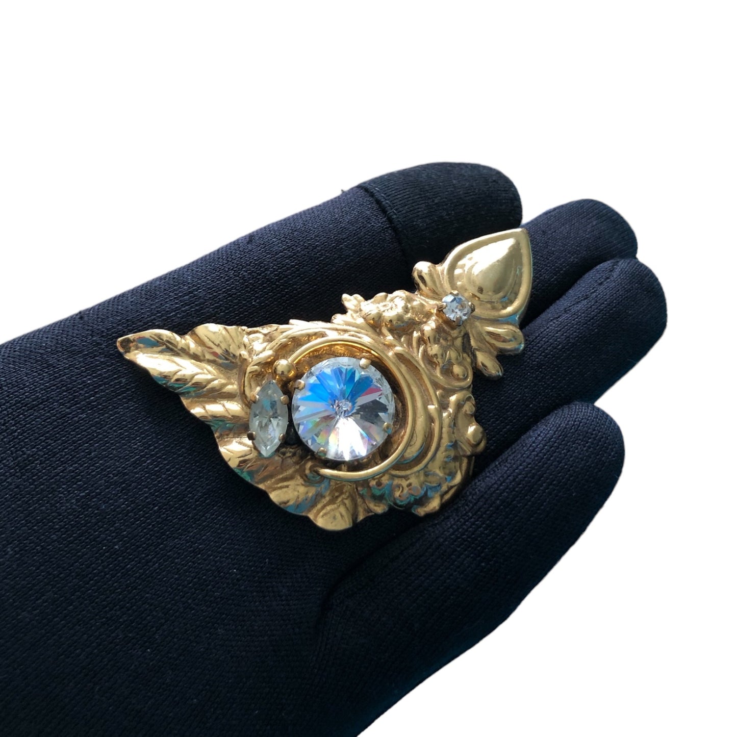 Brooch signed "Mony Art"