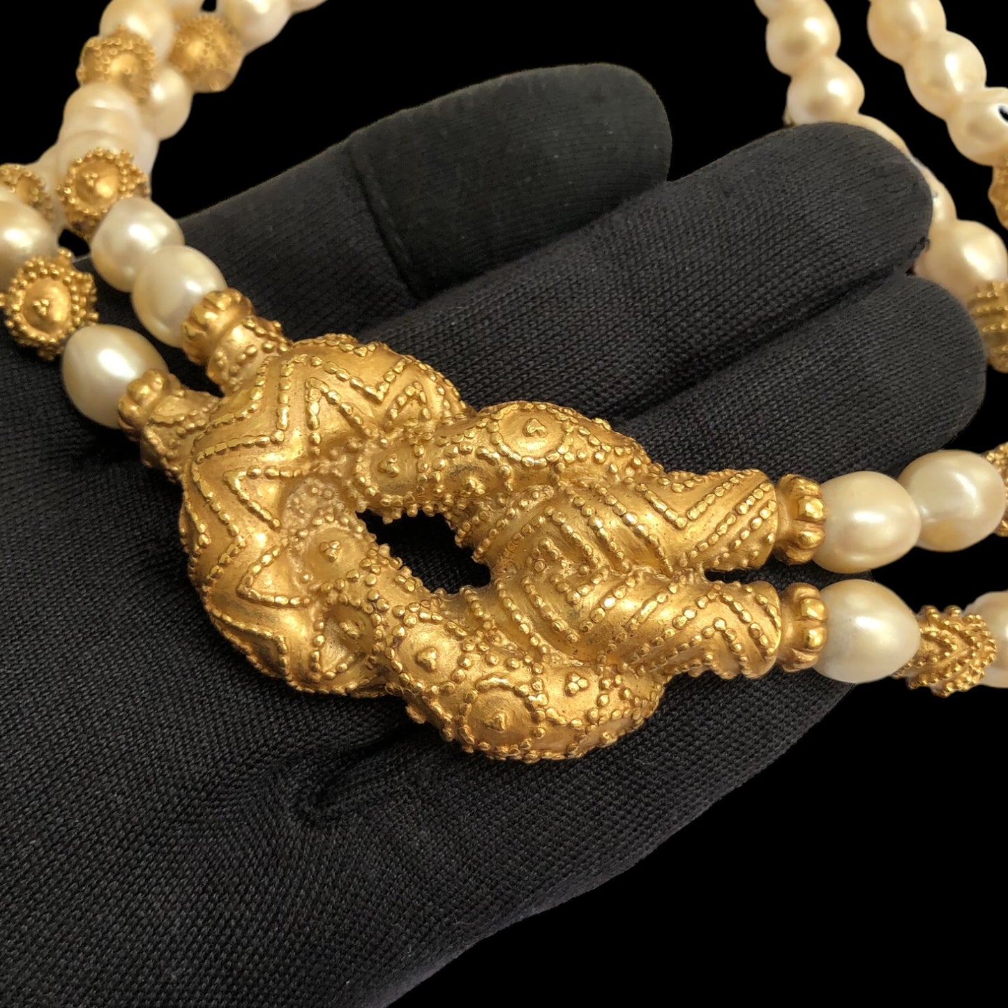 Necklace signed "Franklin Mint 1988"