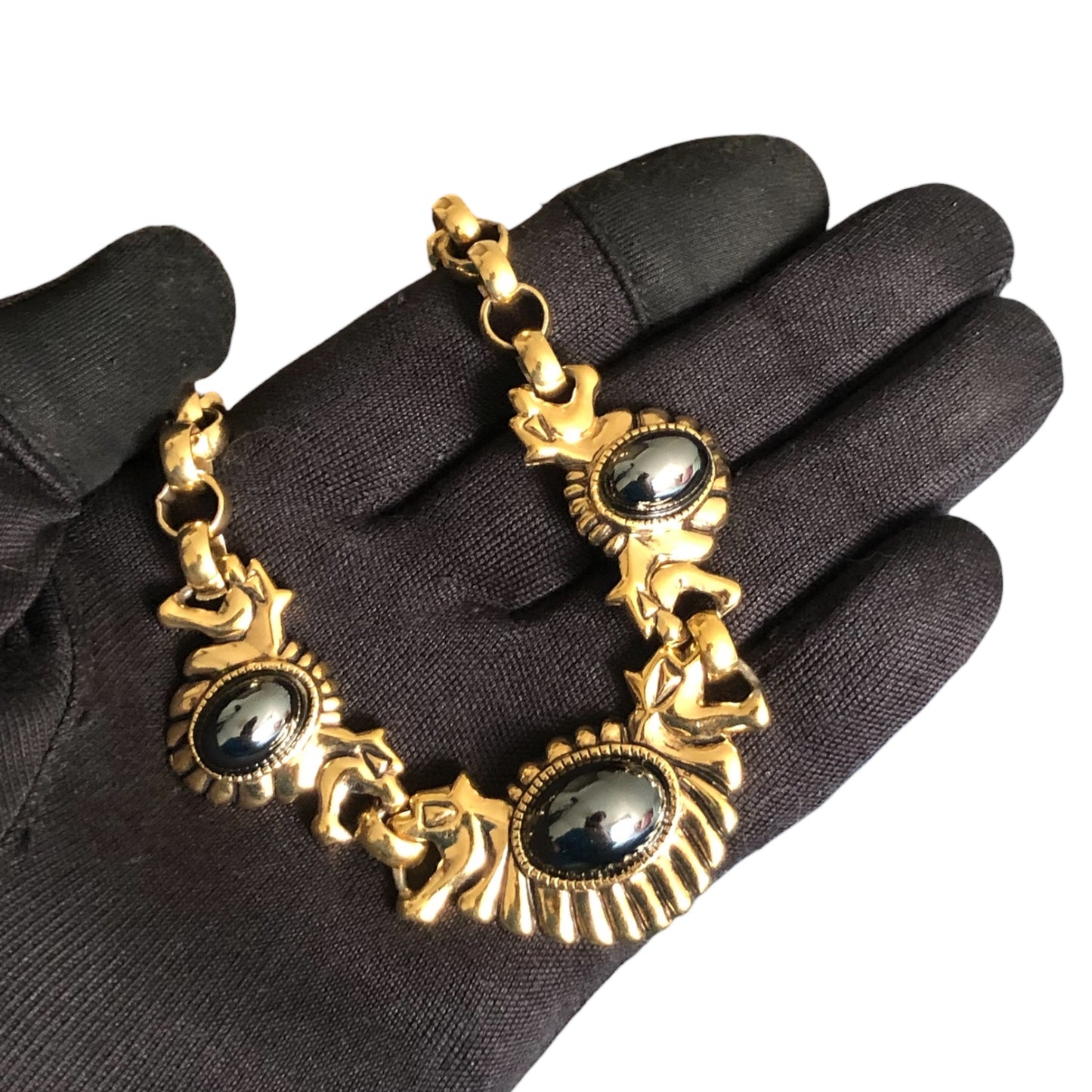 Necklace signed "Guy Laroche"