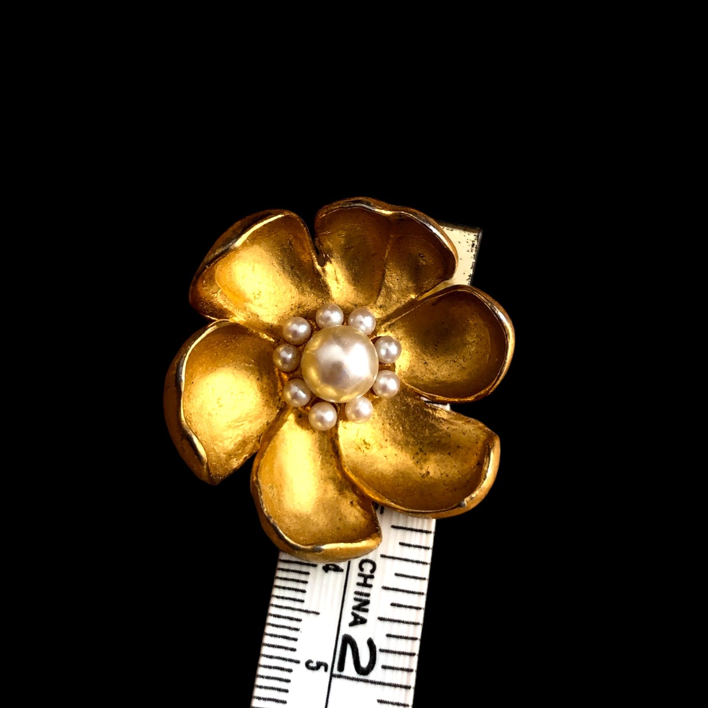 Brooch signed "Kenzo"