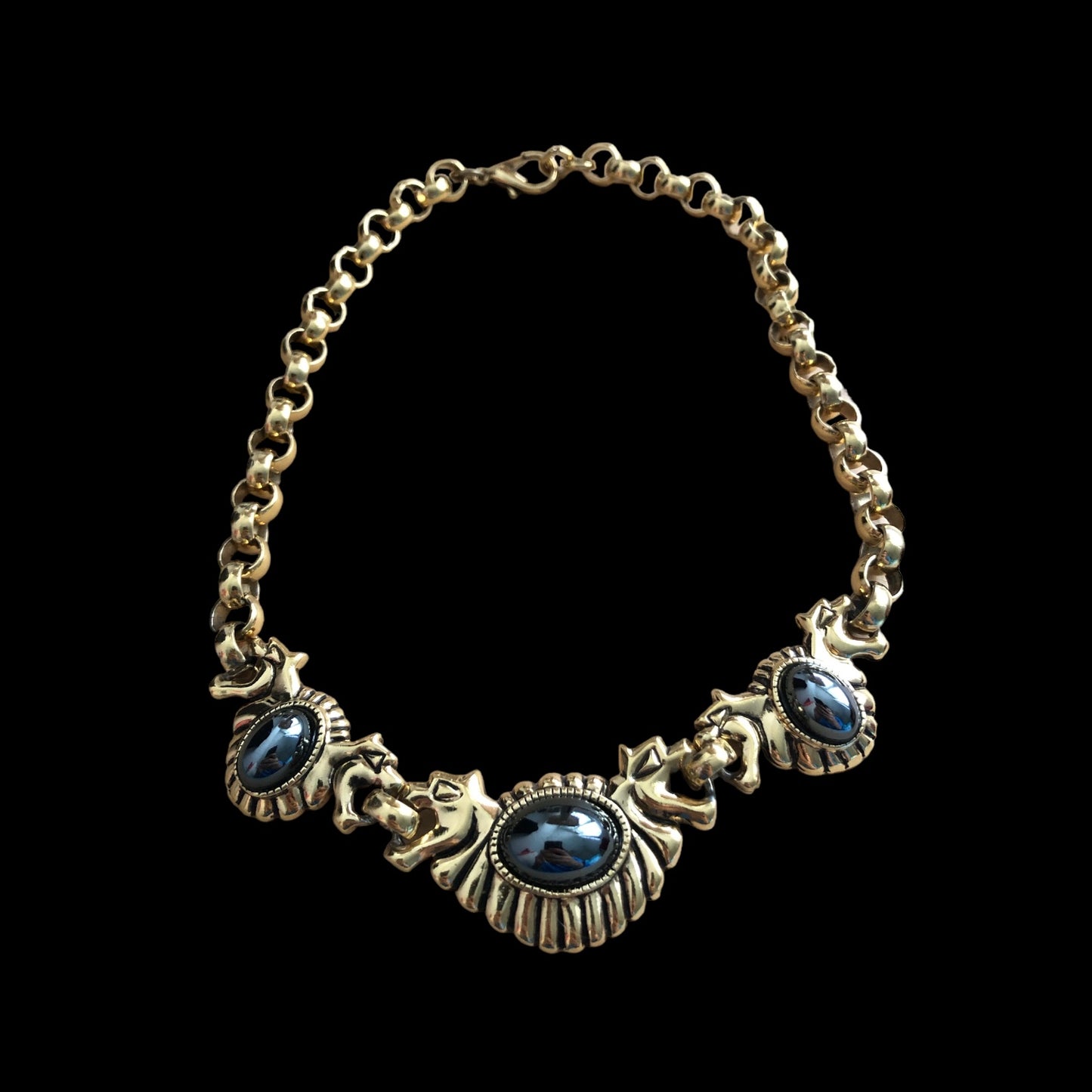 Necklace signed "Guy Laroche"