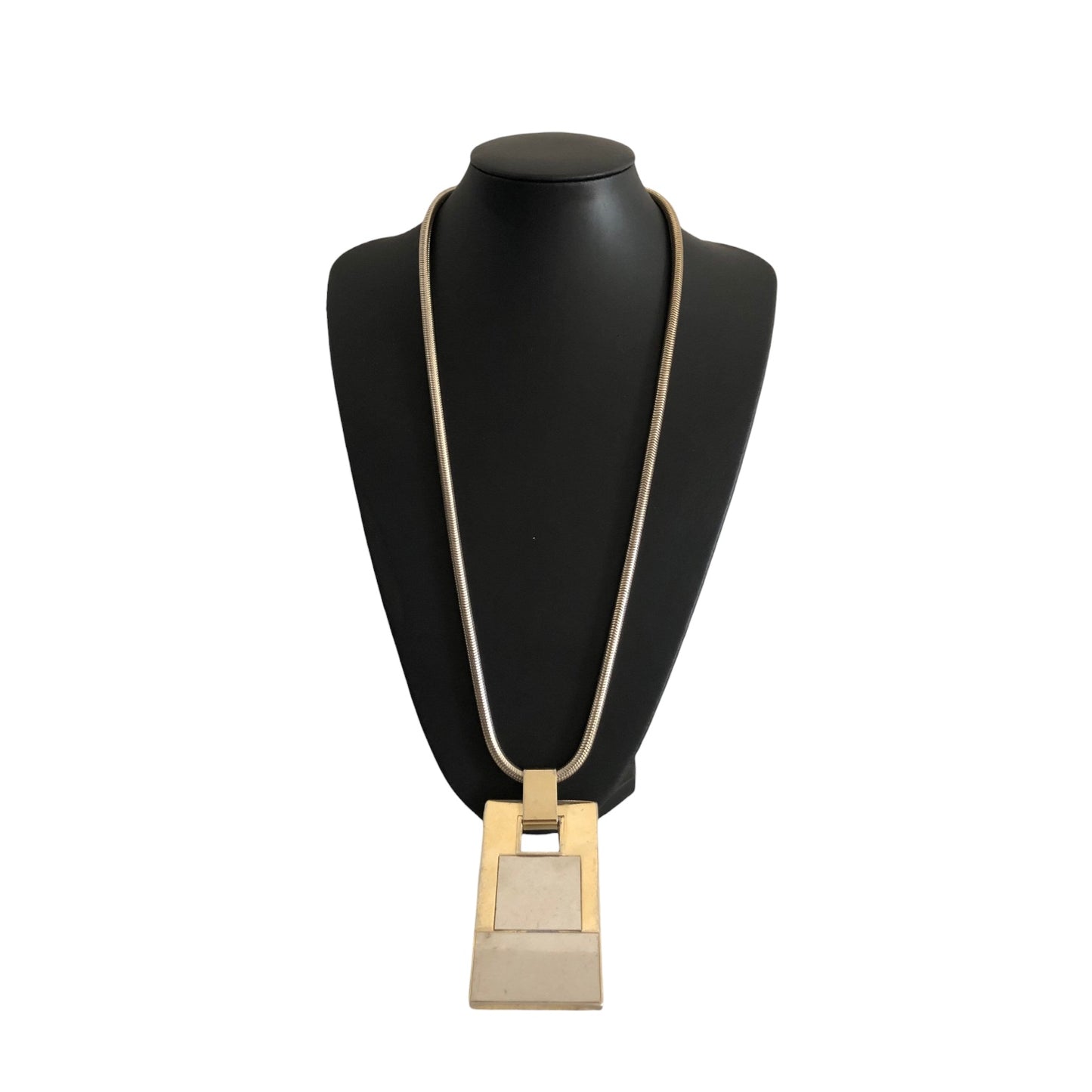 Necklace signed "Lanvin Paris"