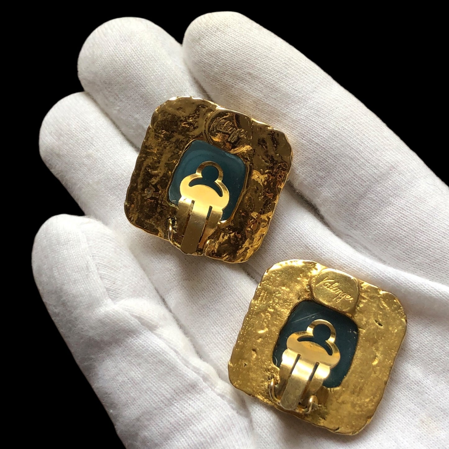 Clip earrings signed “Kalinger”