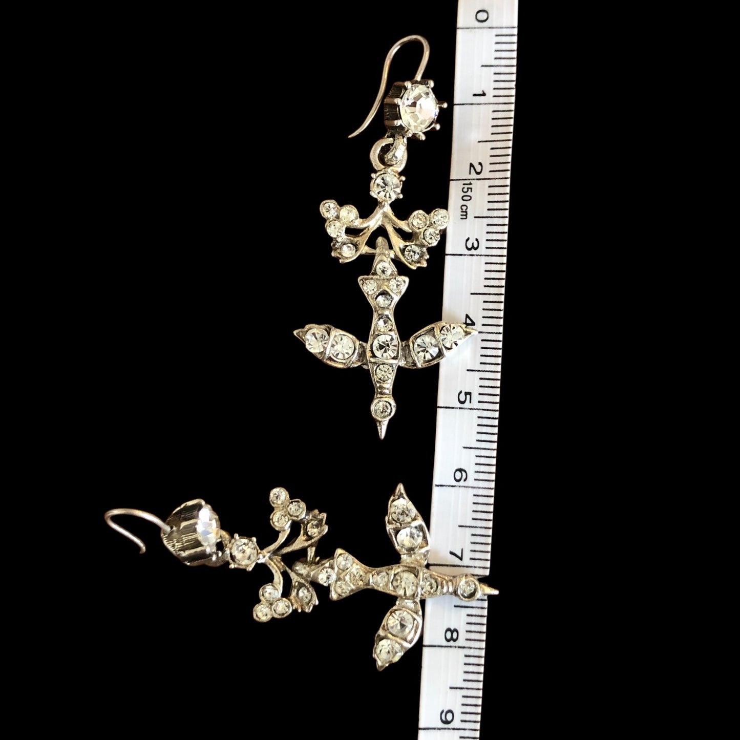 Earrings signed “musée des arts décoratif”