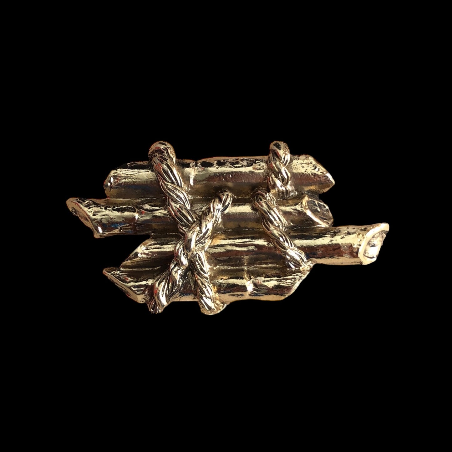 Brooch signed "Gil d’Agena"
