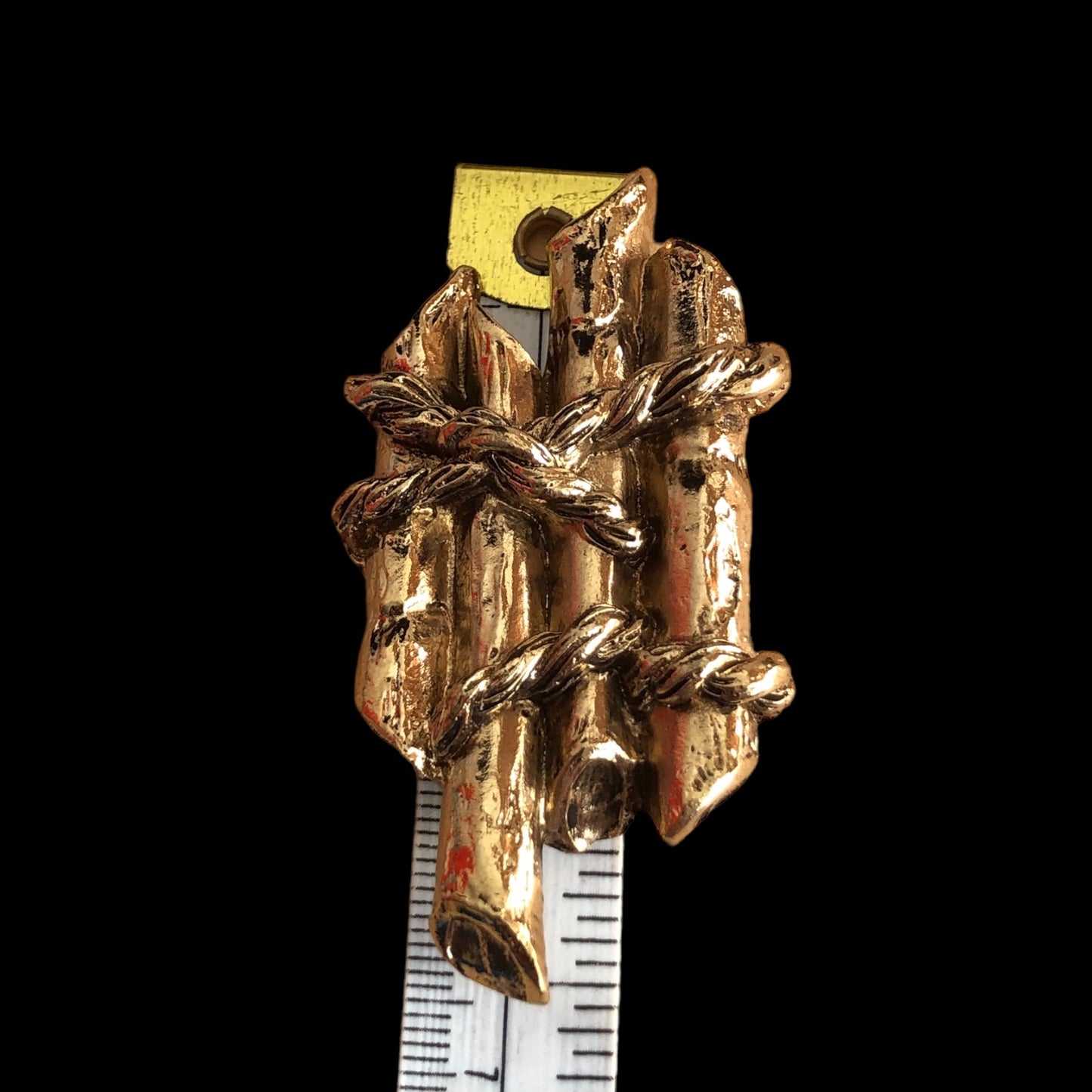 Brooch signed "Gil d’Agena"