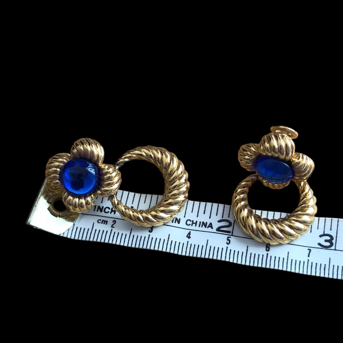 Clip earrings signed "Nina Ricci"