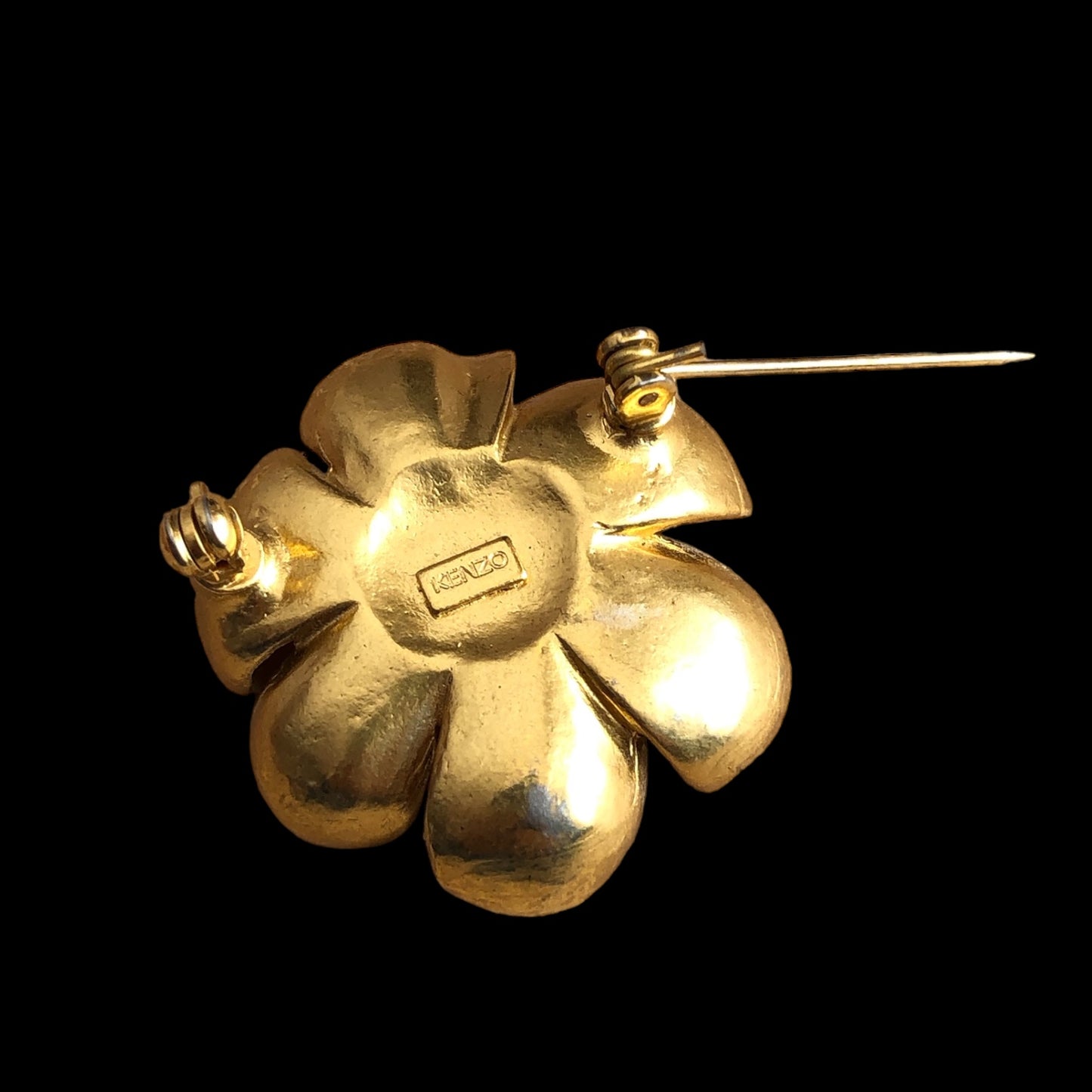 Brooch signed "Kenzo"