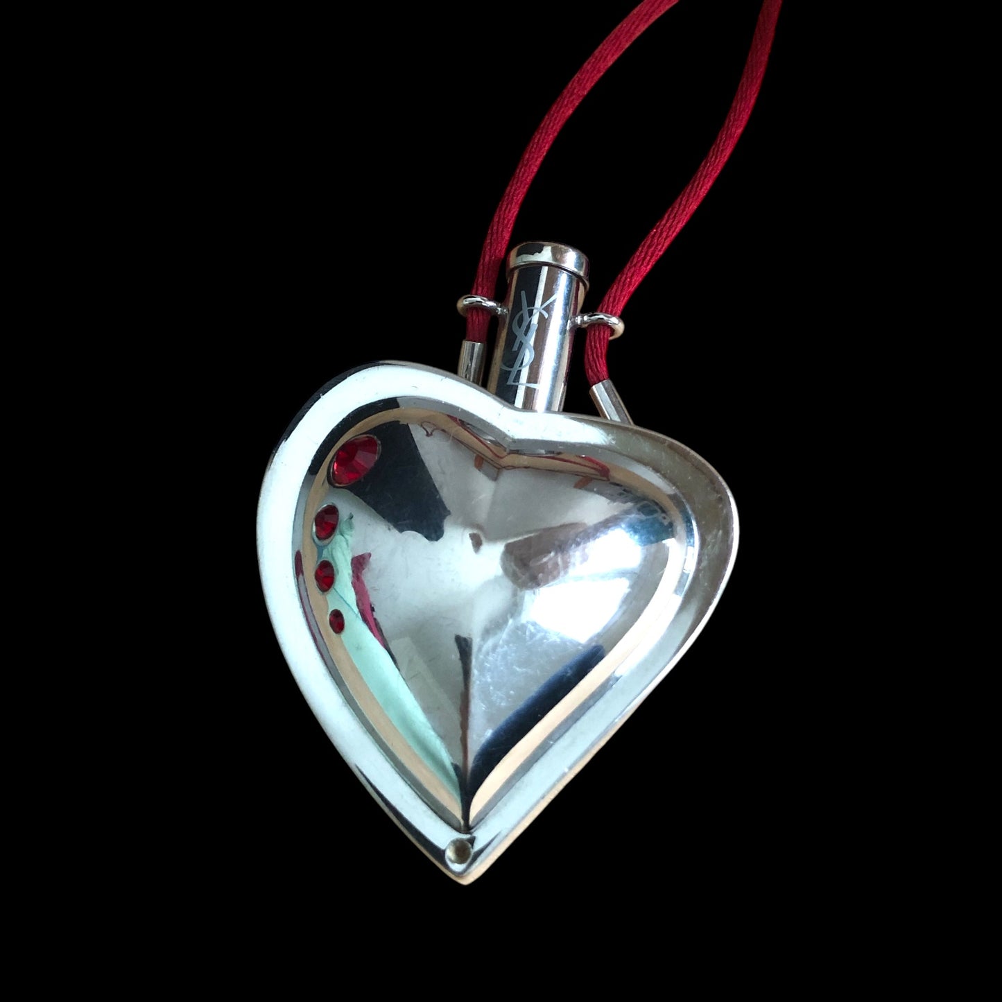 Pendant signed “Yves Saint Laurent”