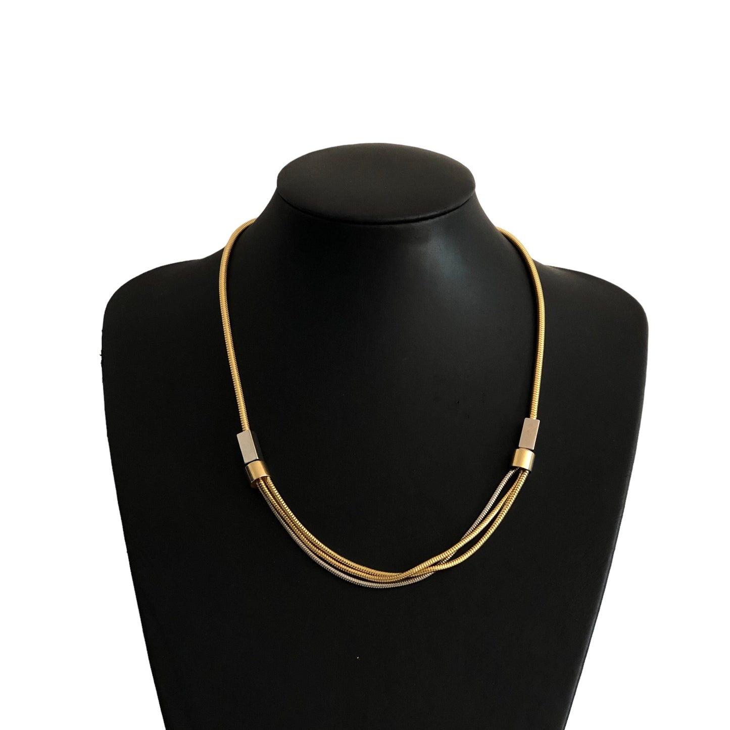 Necklace signed "Jones New York"