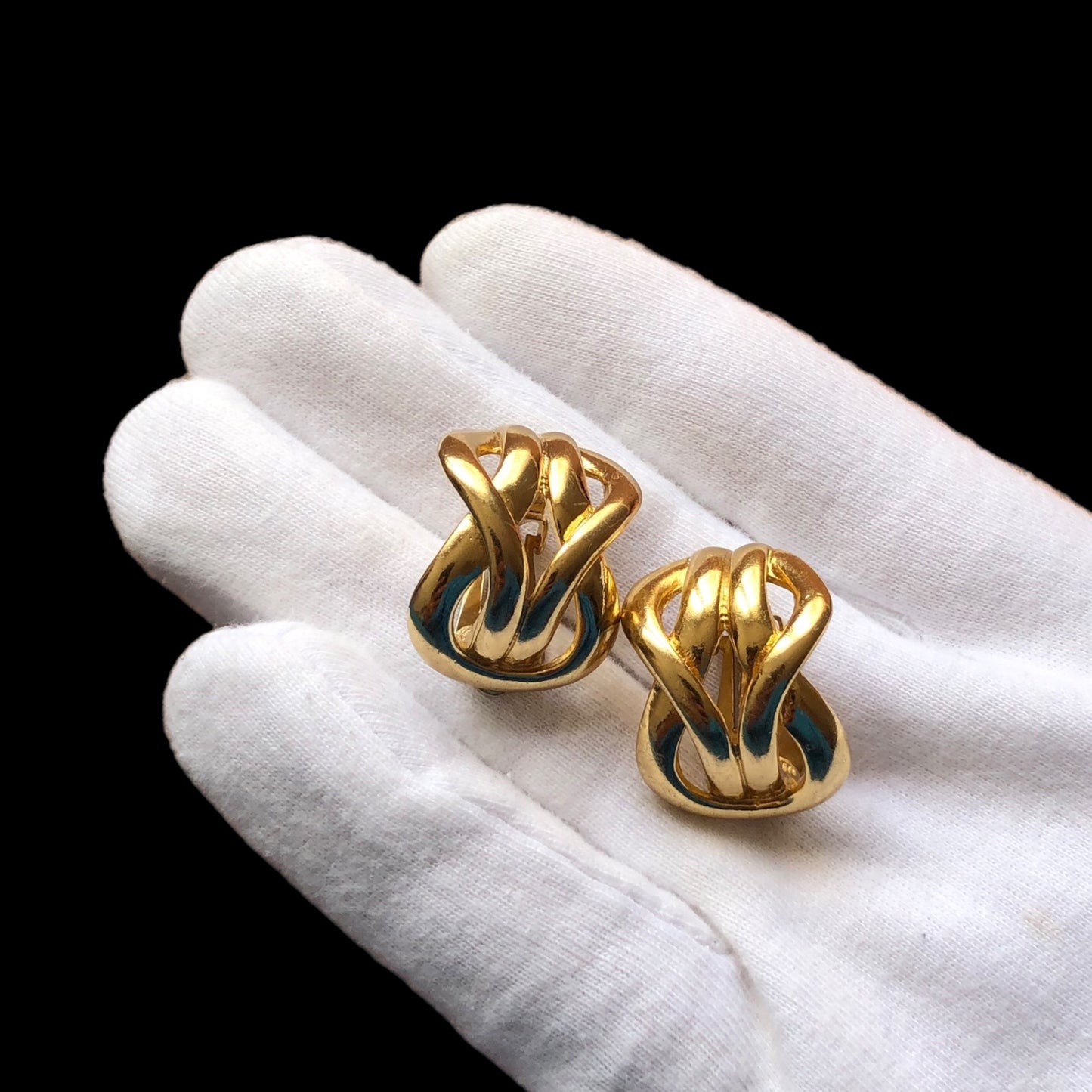Clip earrings signed "Orena Paris"