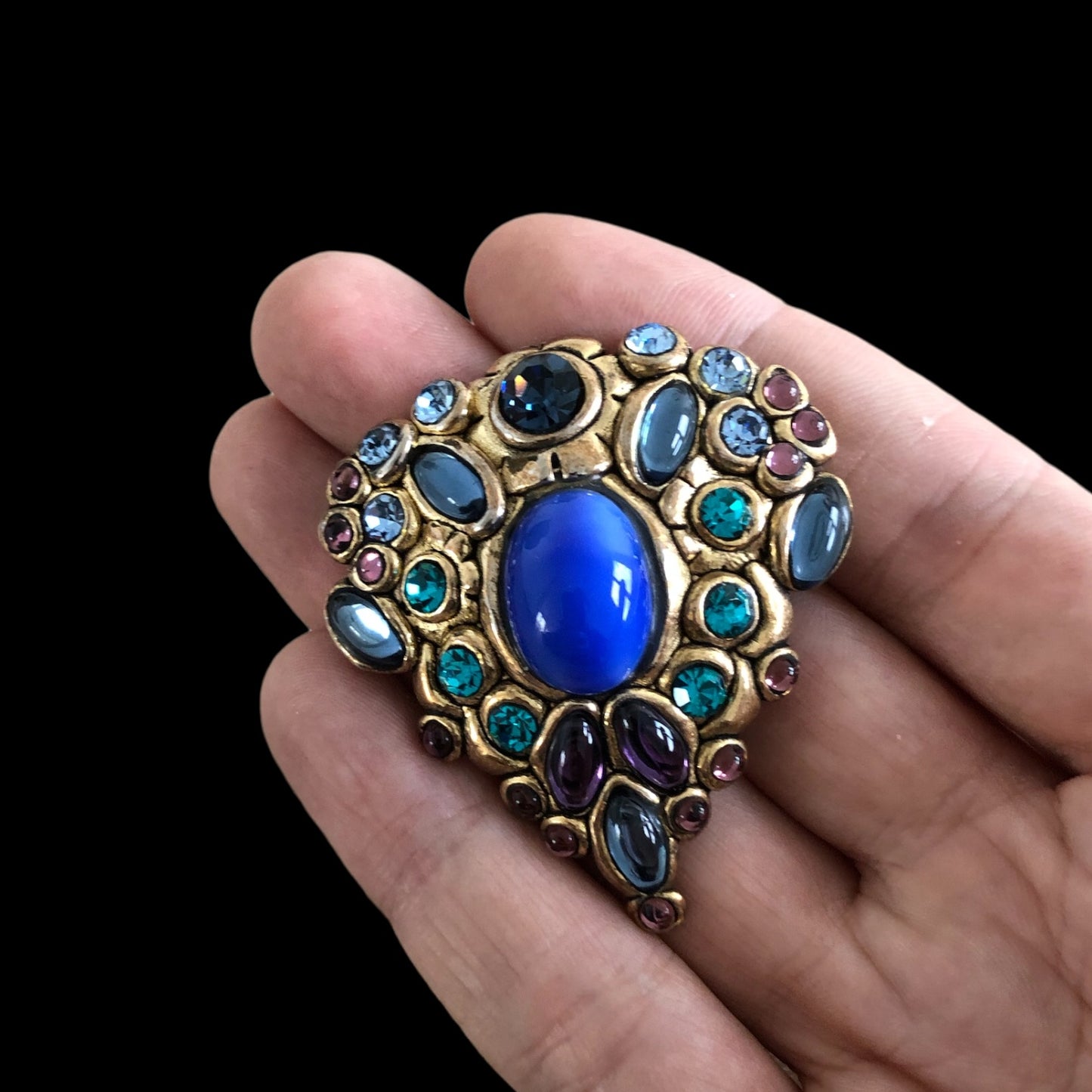 Brooch signed “Taratata Paris”