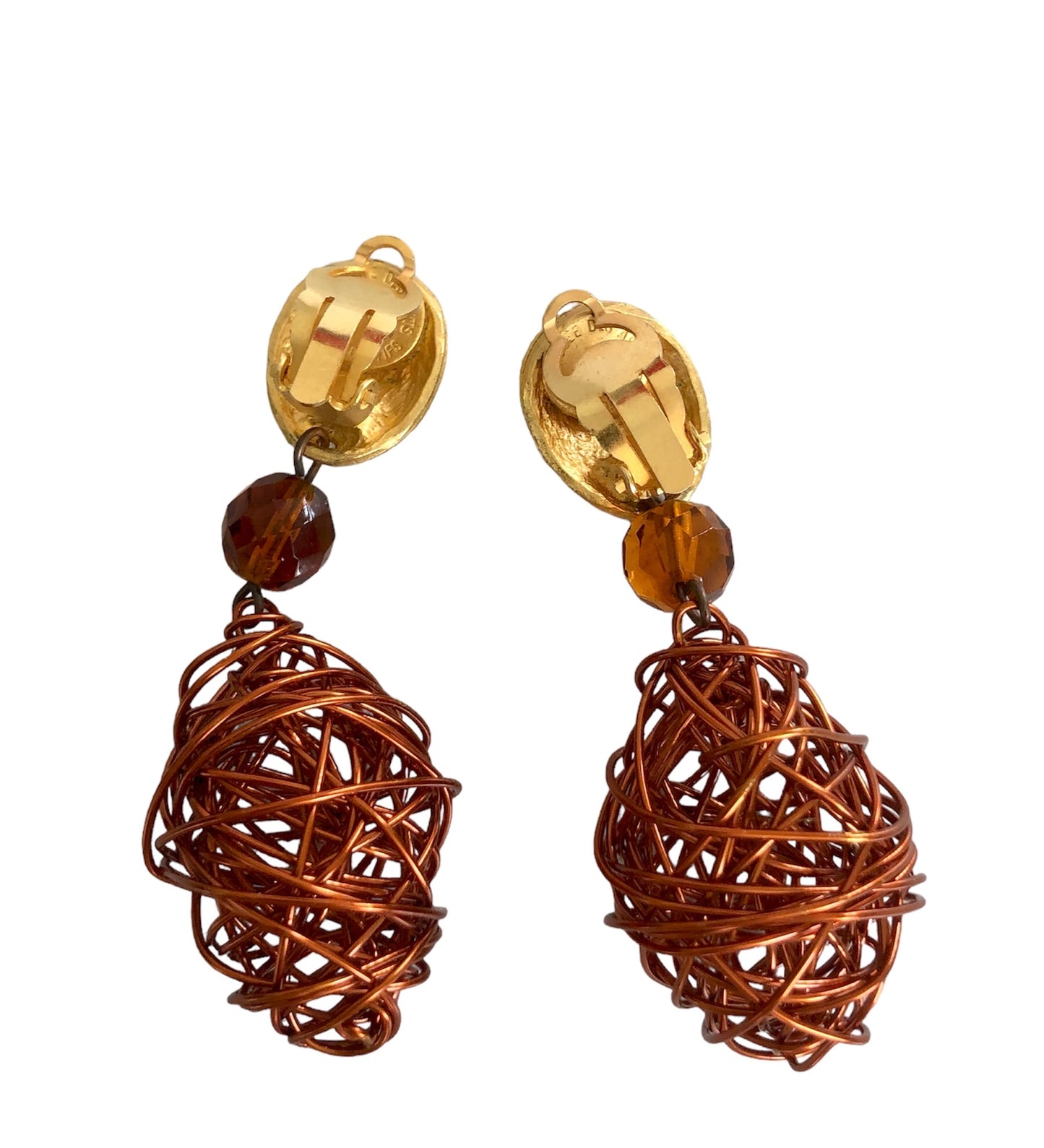 Clip earrings signed "Musée des arts décoratifs"