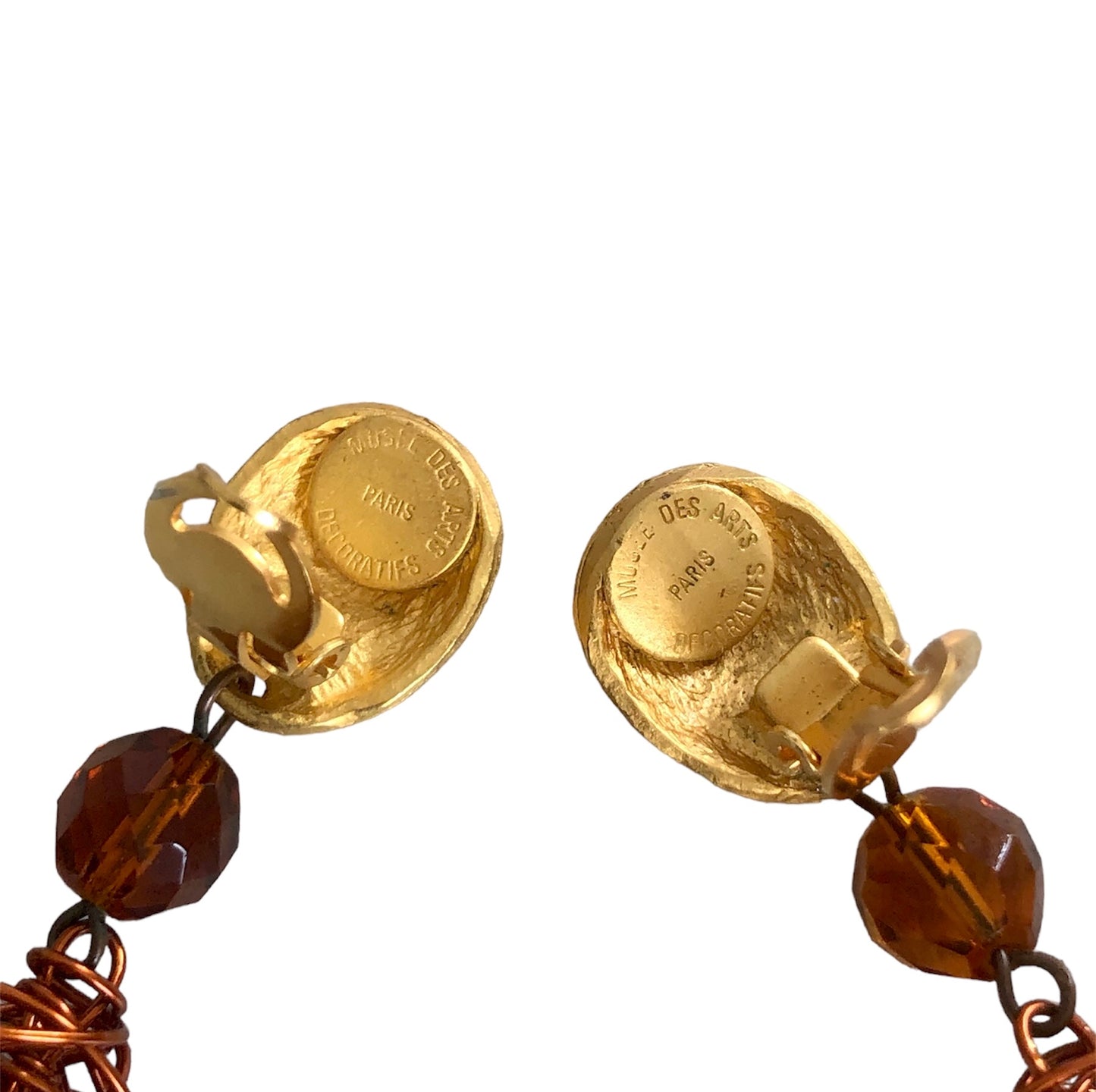 Clip earrings signed "Musée des arts décoratifs"