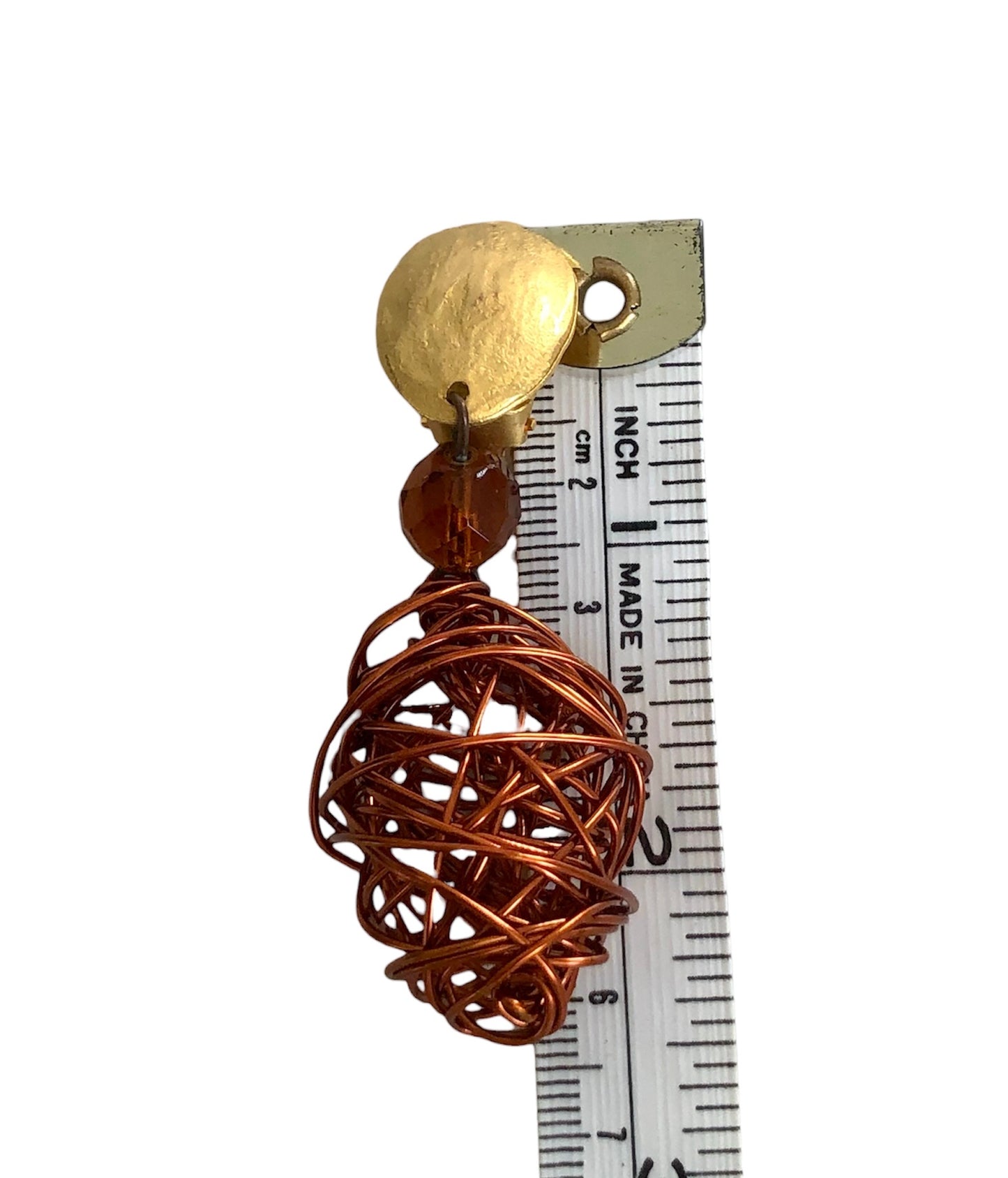 Clip earrings signed "Musée des arts décoratifs"
