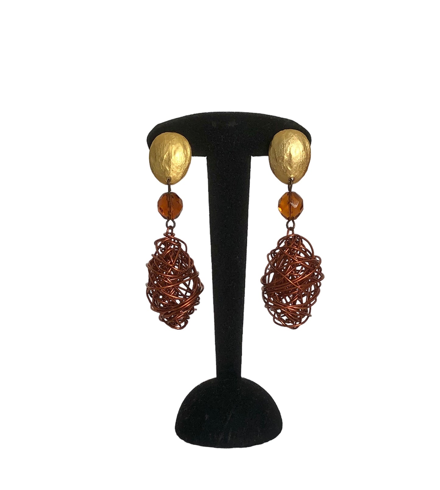 Clip earrings signed "Musée des arts décoratifs"
