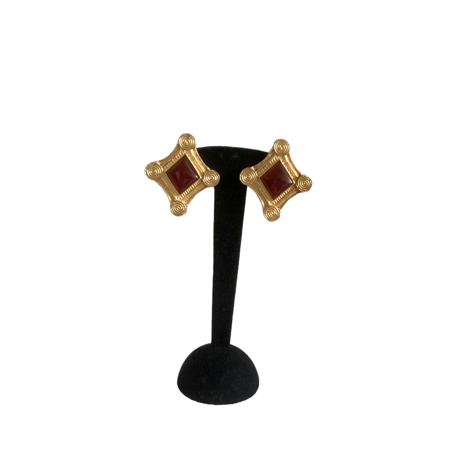 Clip earrings signed "Vendôme"