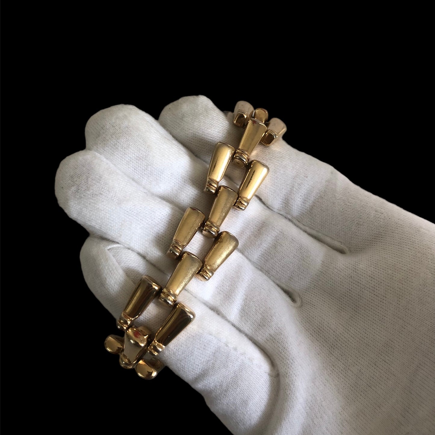 Bracelet signed "P&M"