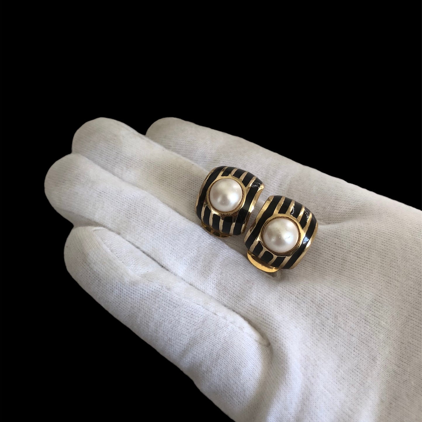Clip earrings signed "Orena Paris"