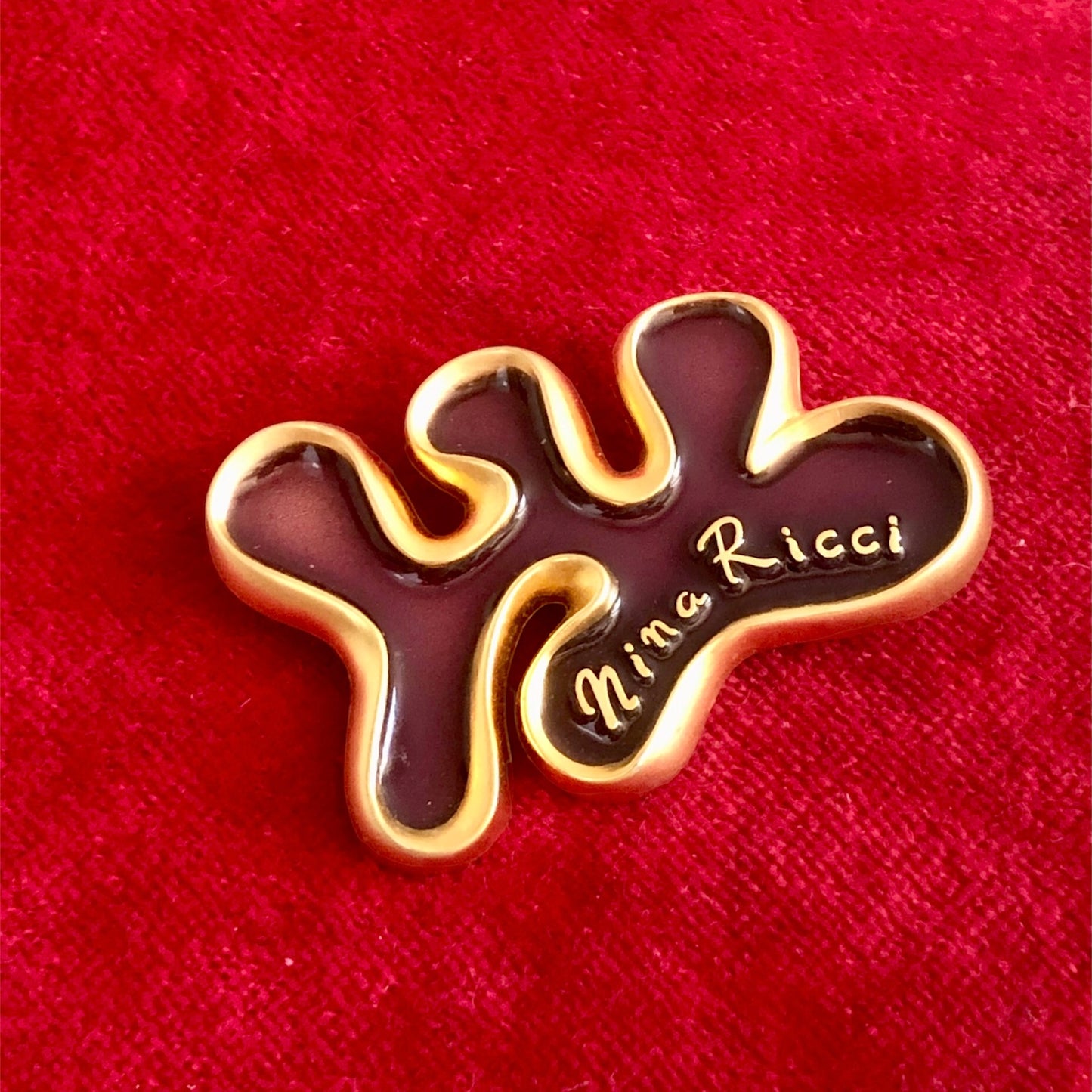 Brooch signed "Nina Ricci"