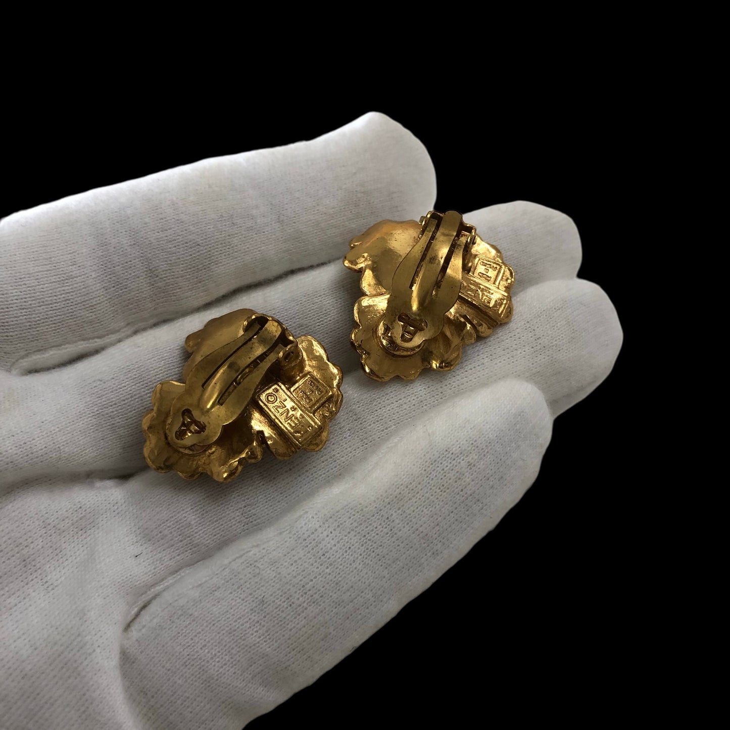 Clip earrings signed "Kenzo Paris"