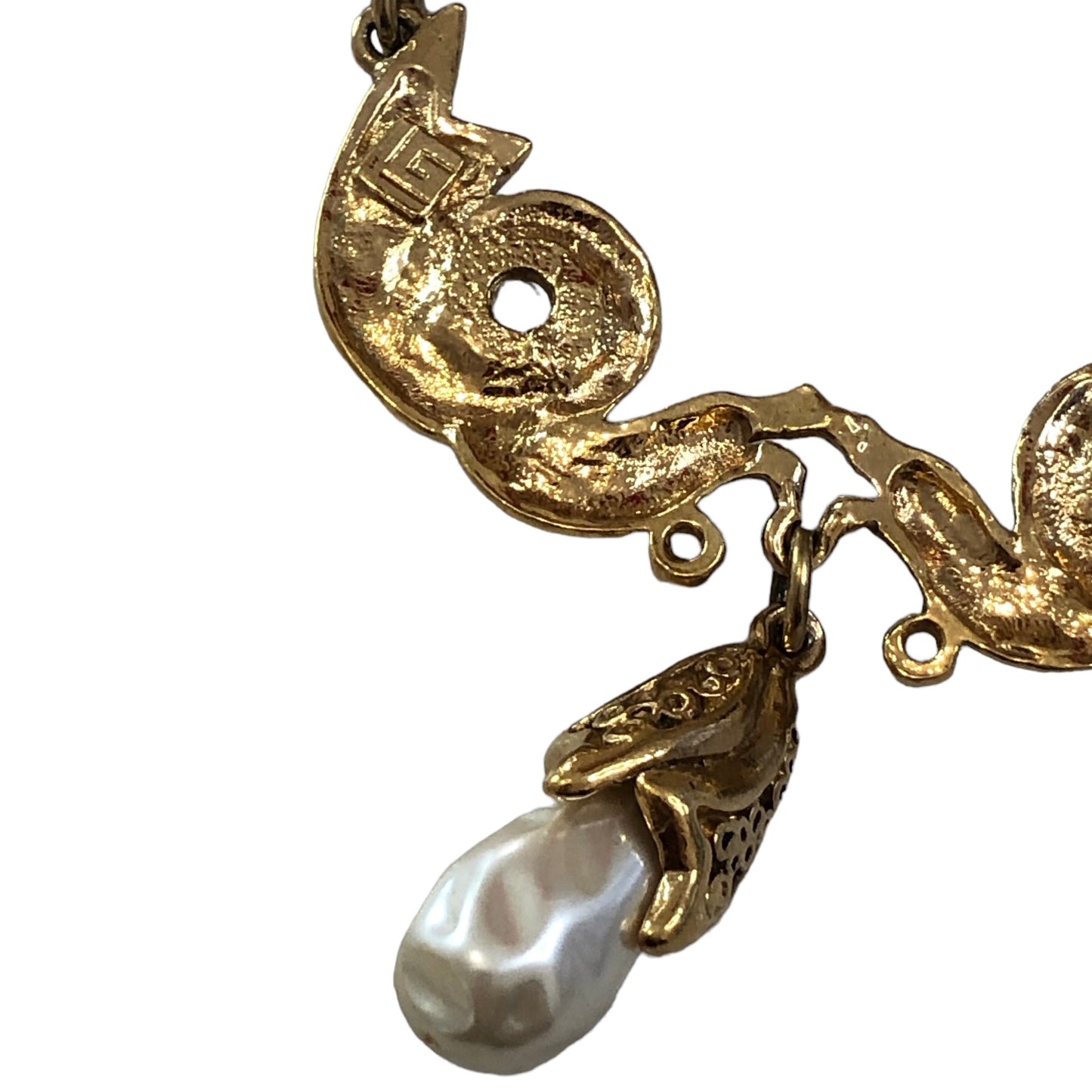 Necklace signed "Guy Laroche"