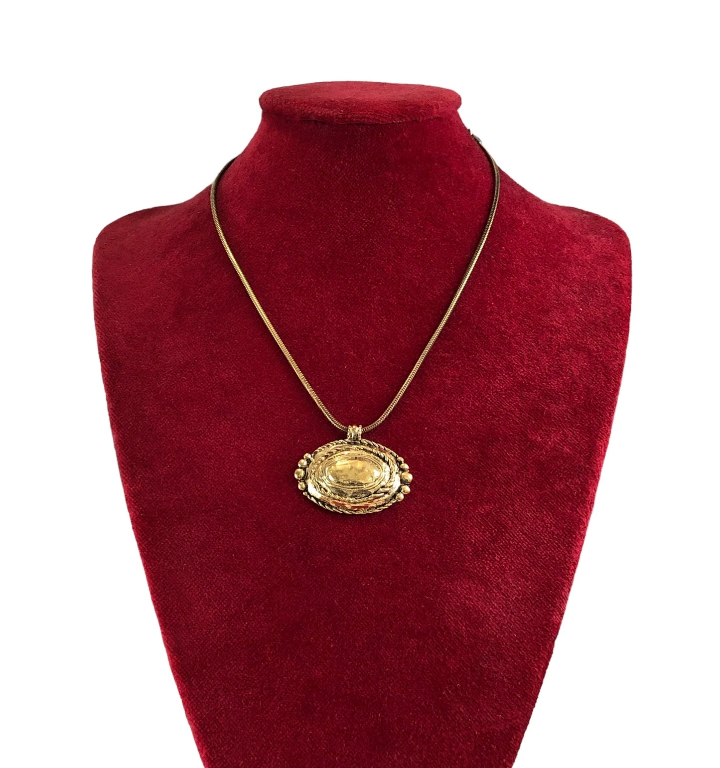 Necklace signed "Gil D'Agena"