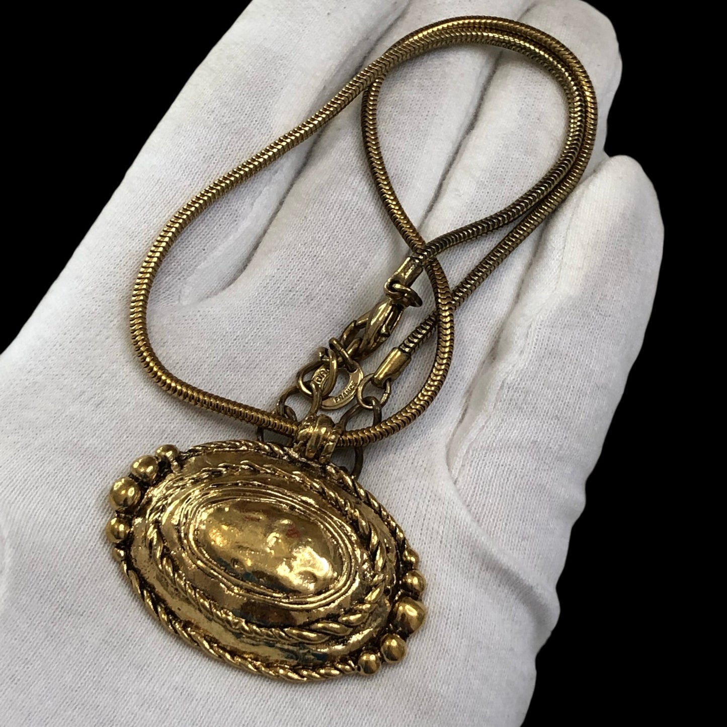 Necklace signed "Gil D'Agena"
