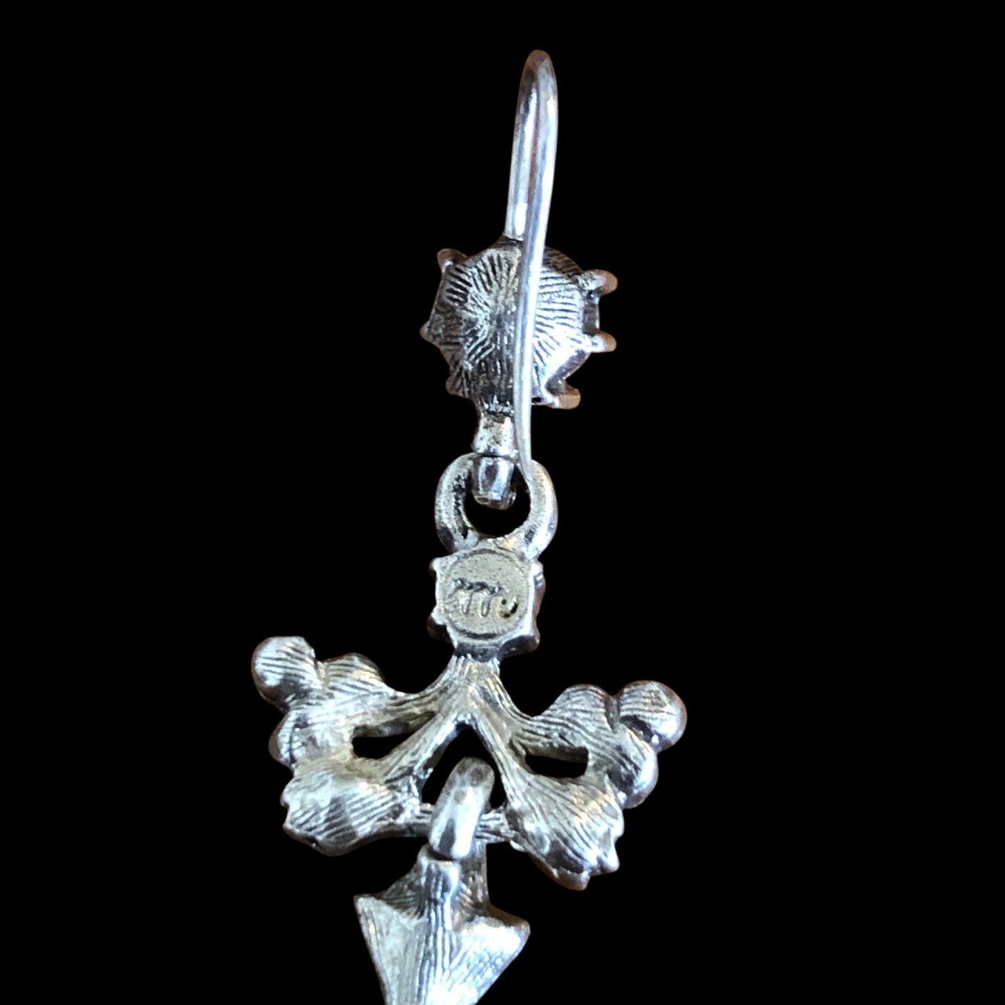 Earrings signed “musée des arts décoratif”