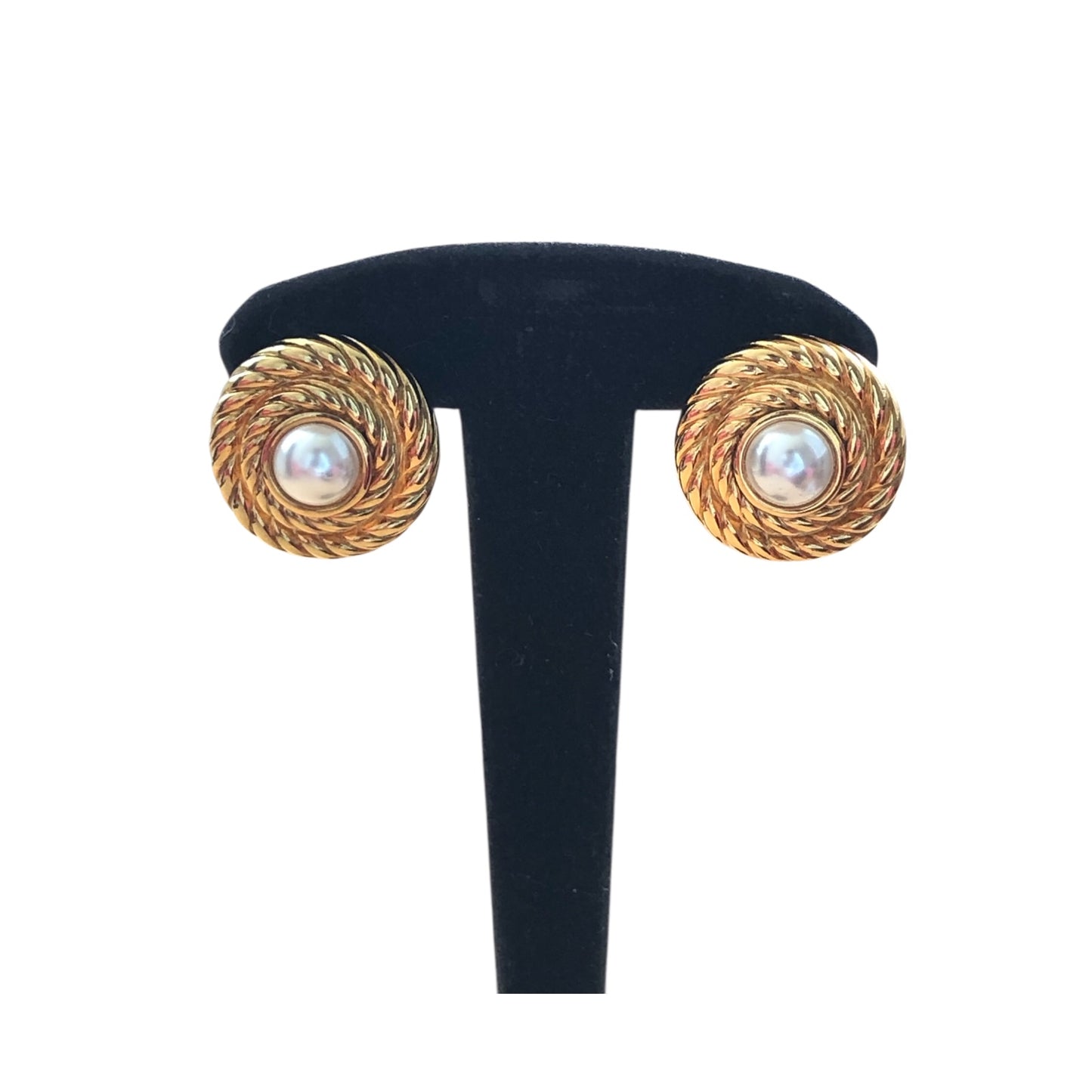 Clip earrings signed “Lanvin”
