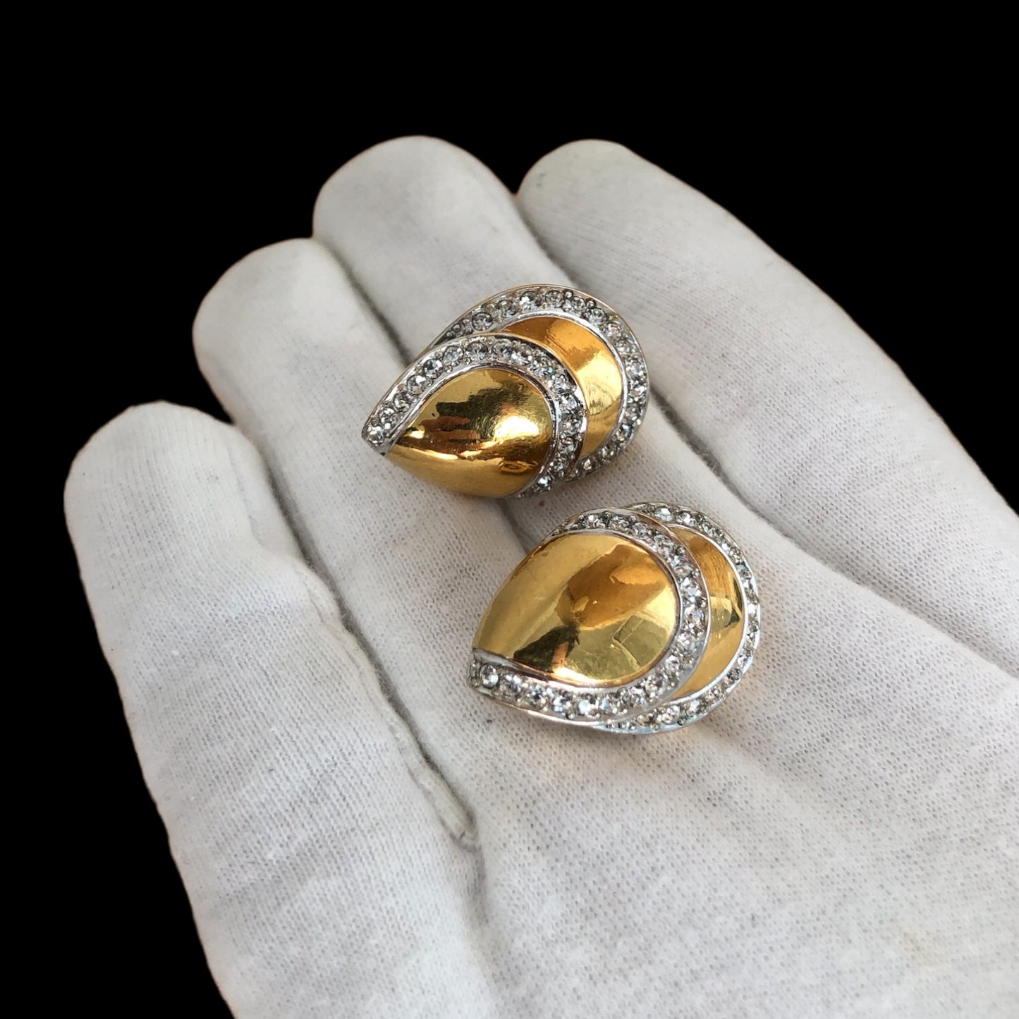 Clip earrings signed “Lanvin”