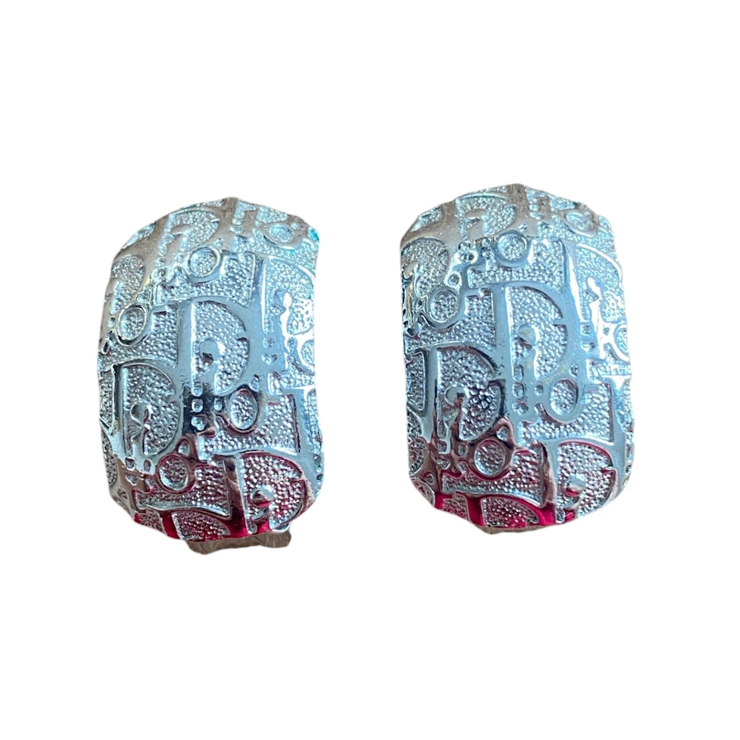 Clip earring signed “Christian Dior”