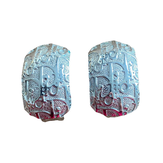 Clip earring signed “Christian Dior”