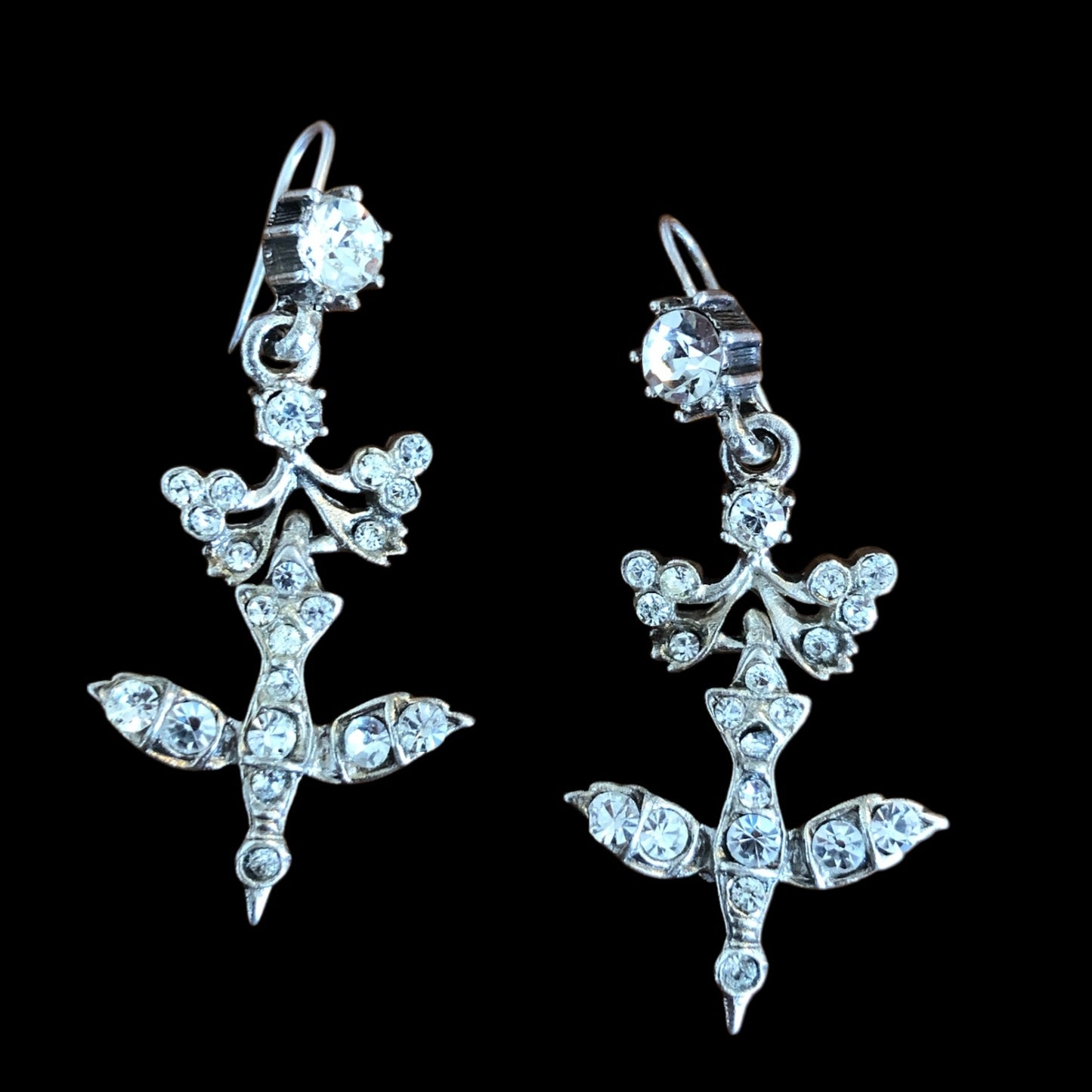 Earrings signed “musée des arts décoratif”