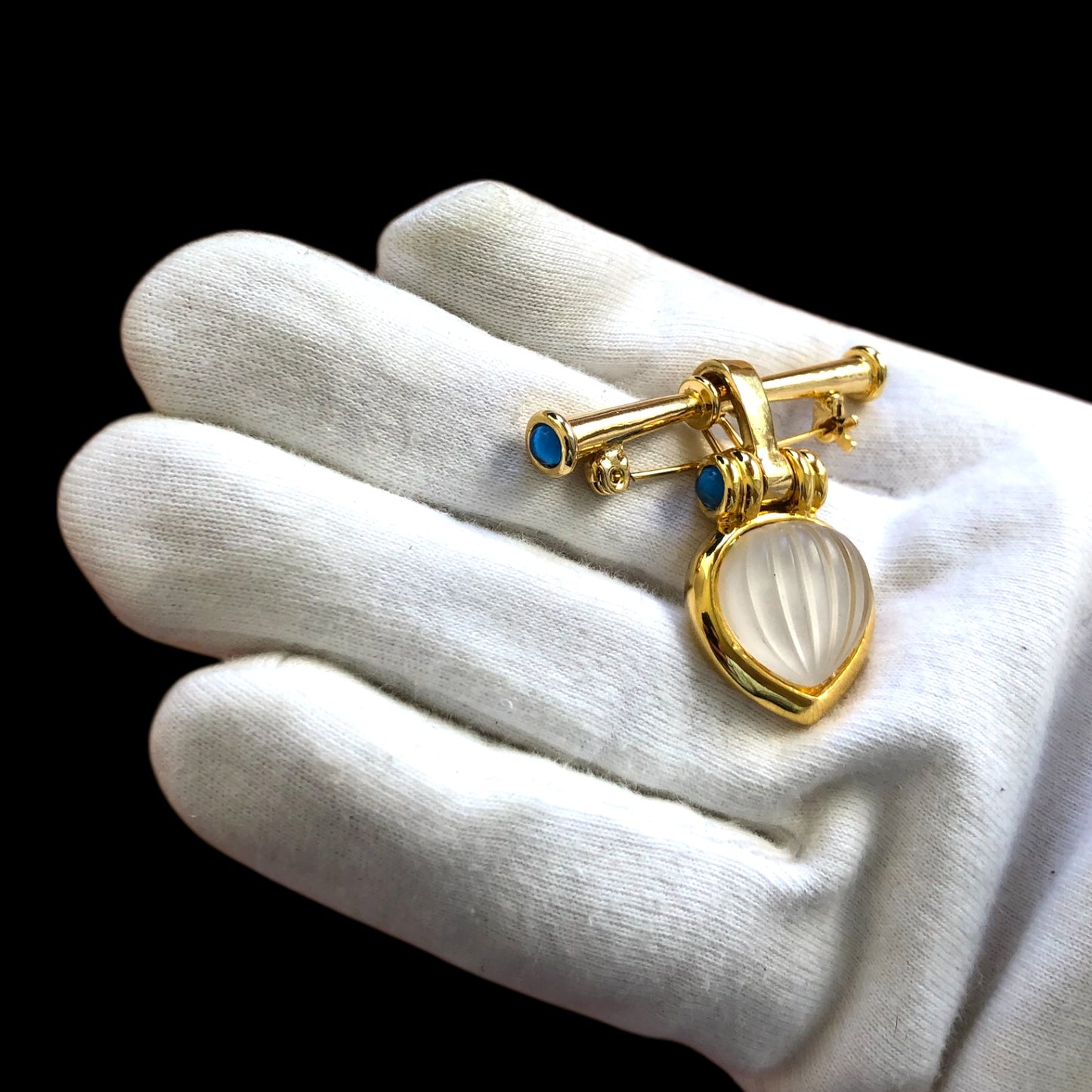 Brooch signed “Lalique”