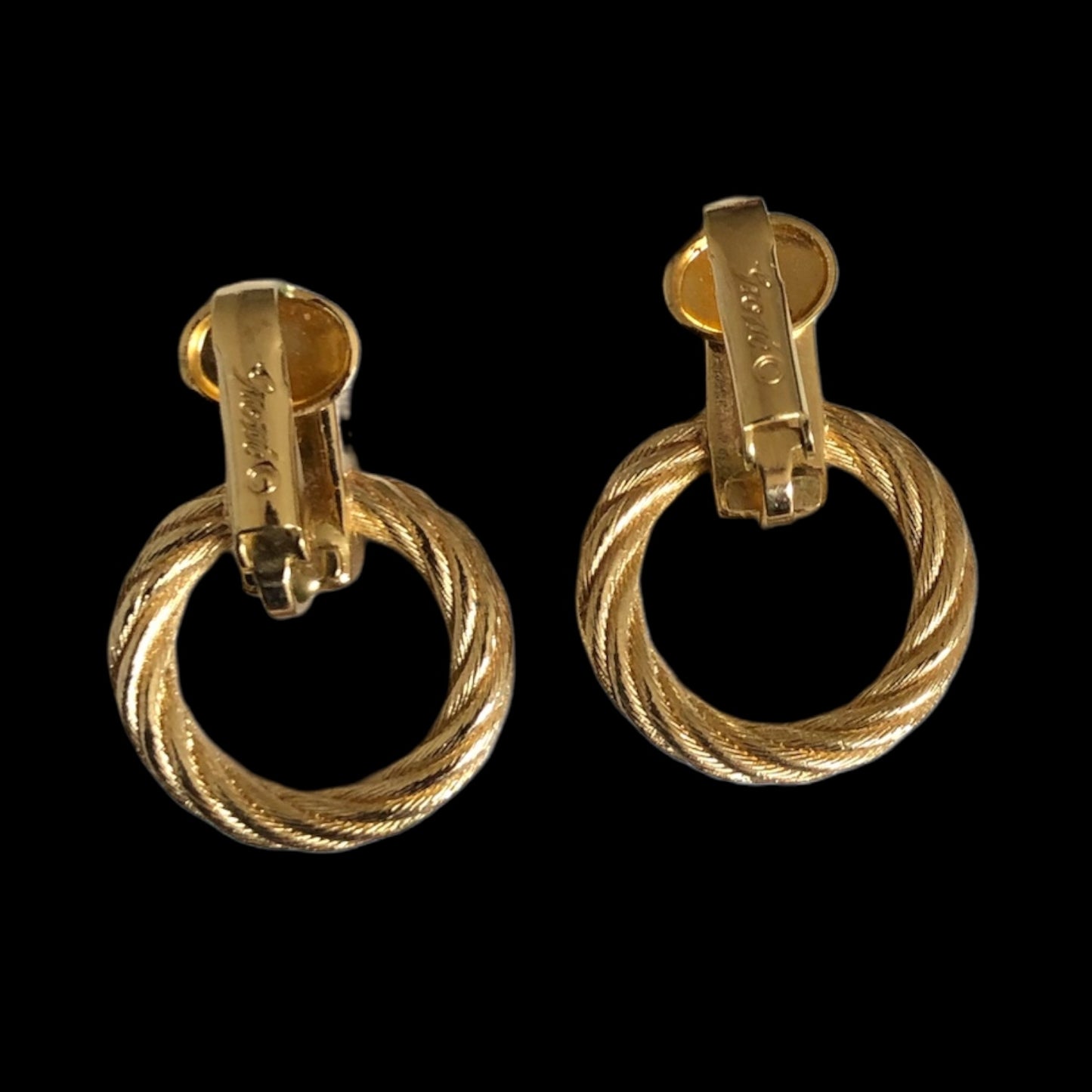 Clip earrings signed “Grossé”