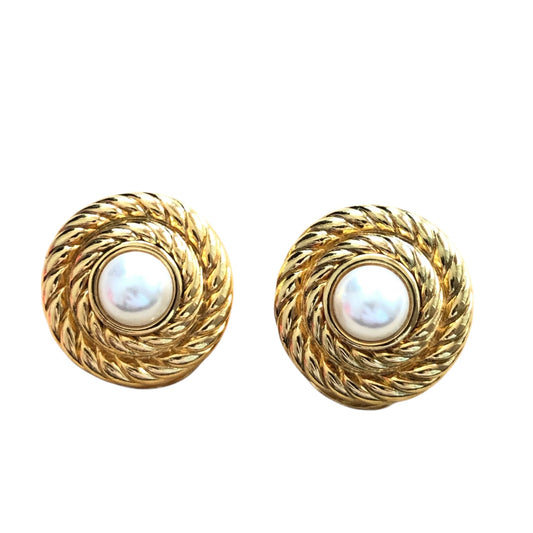 Clip earrings signed “Lanvin”