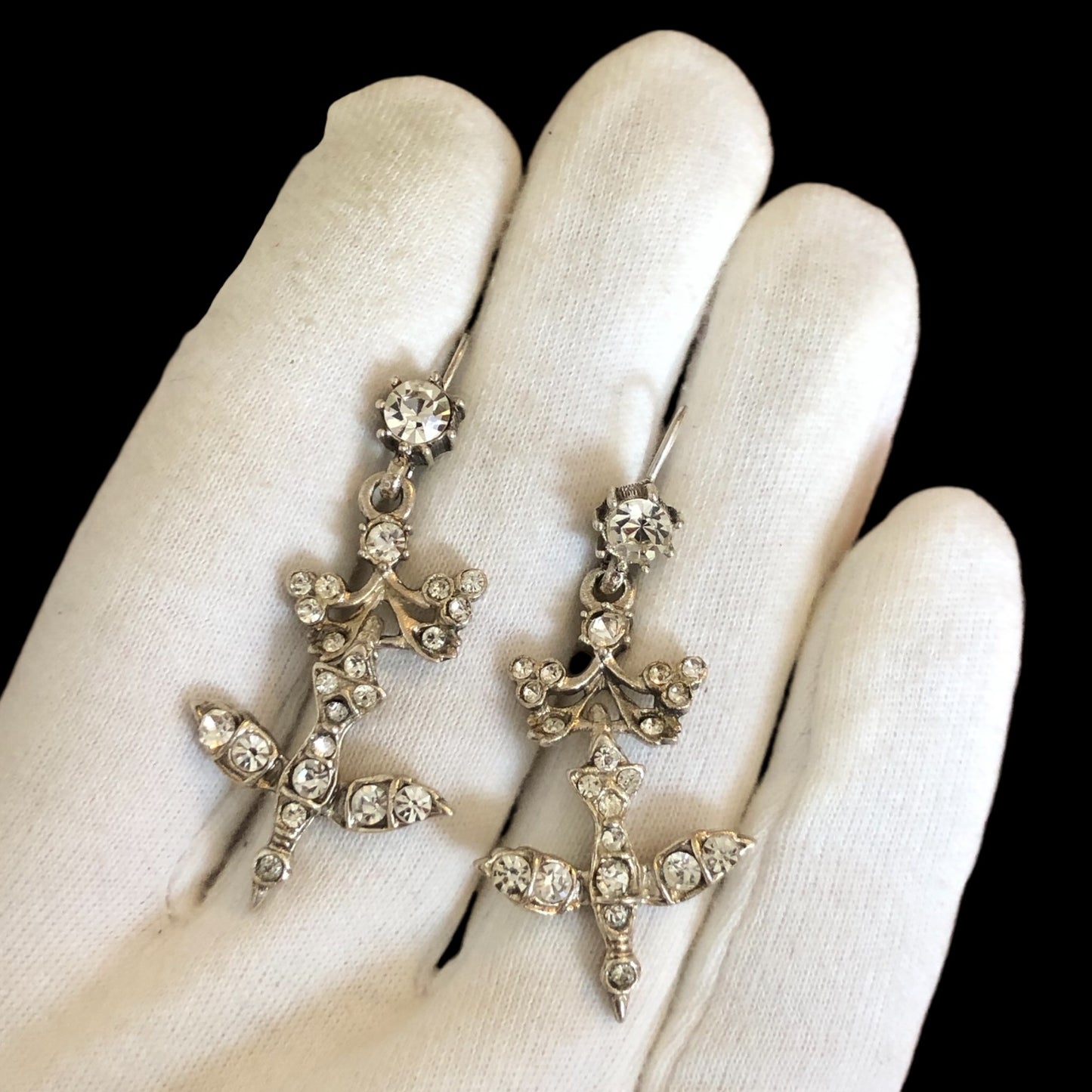 Earrings signed “musée des arts décoratif”
