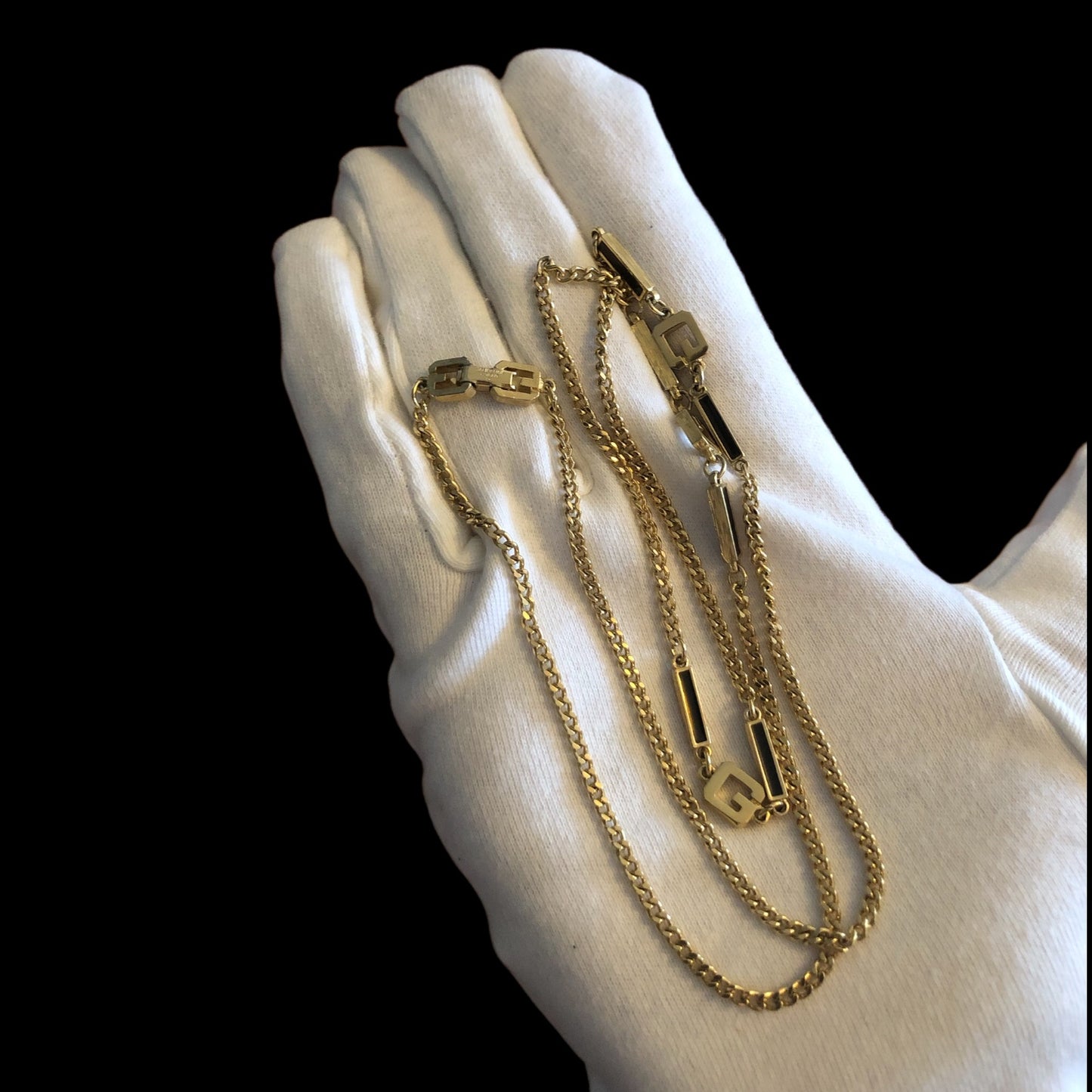 Necklace signed “Givenchy”