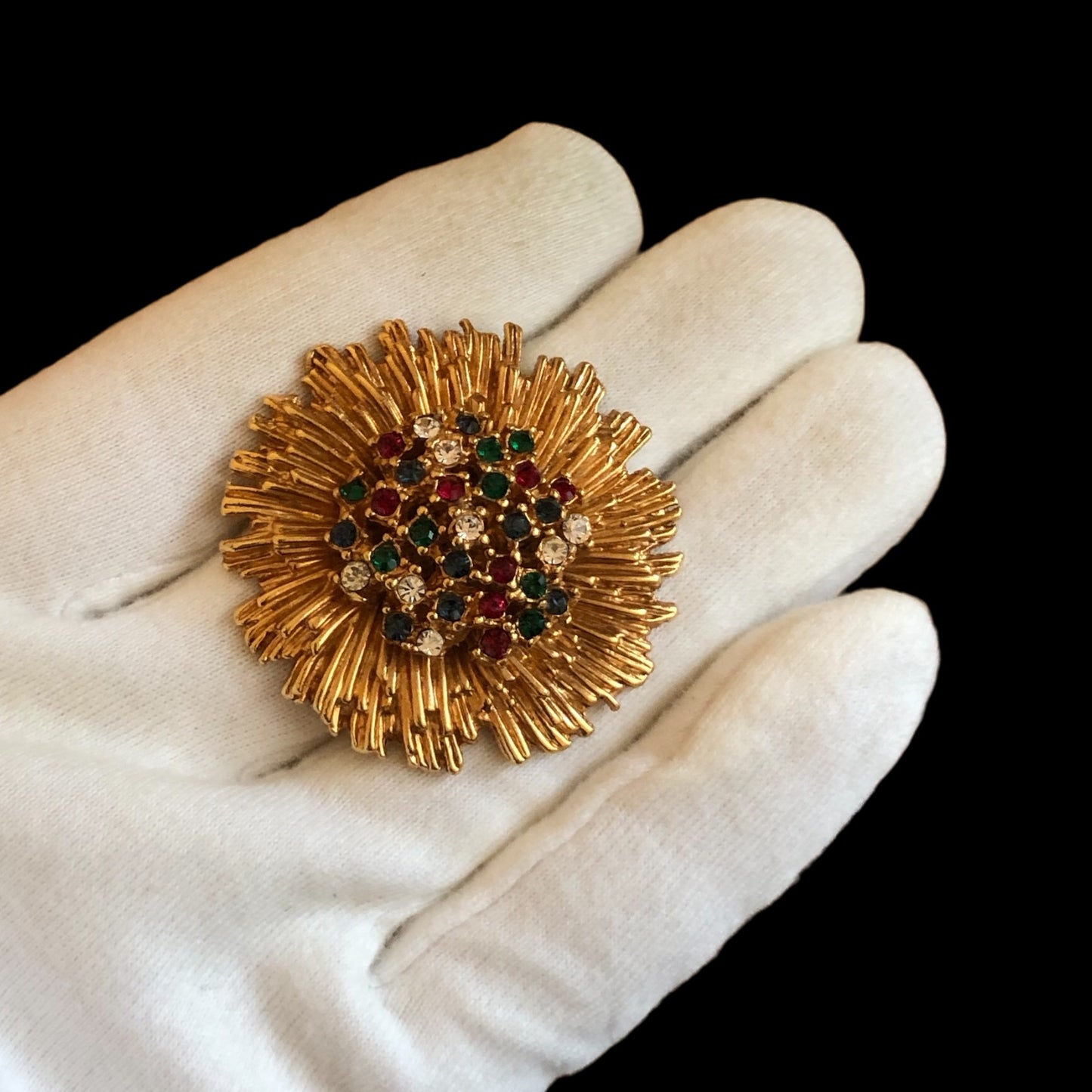 Brooch signed “Carven”