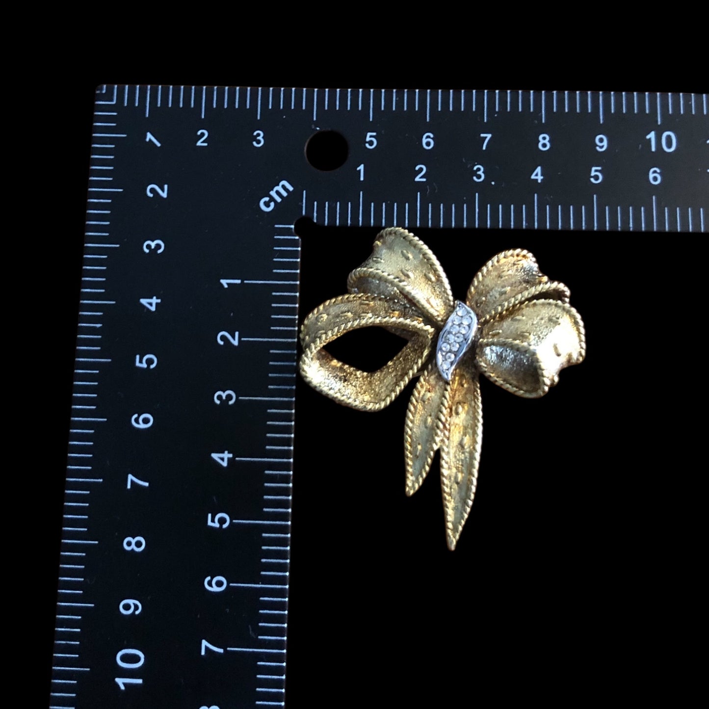 Brooch signed “Carven”