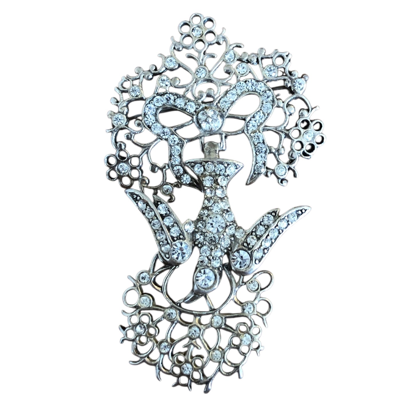 Brooch signed “musée des arts décoratifs”