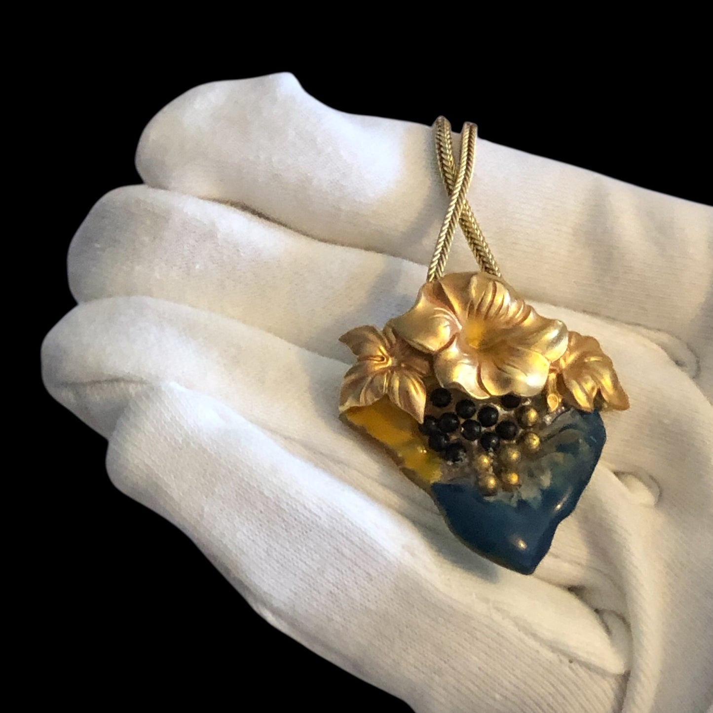 Necklace signed “Ungaro”