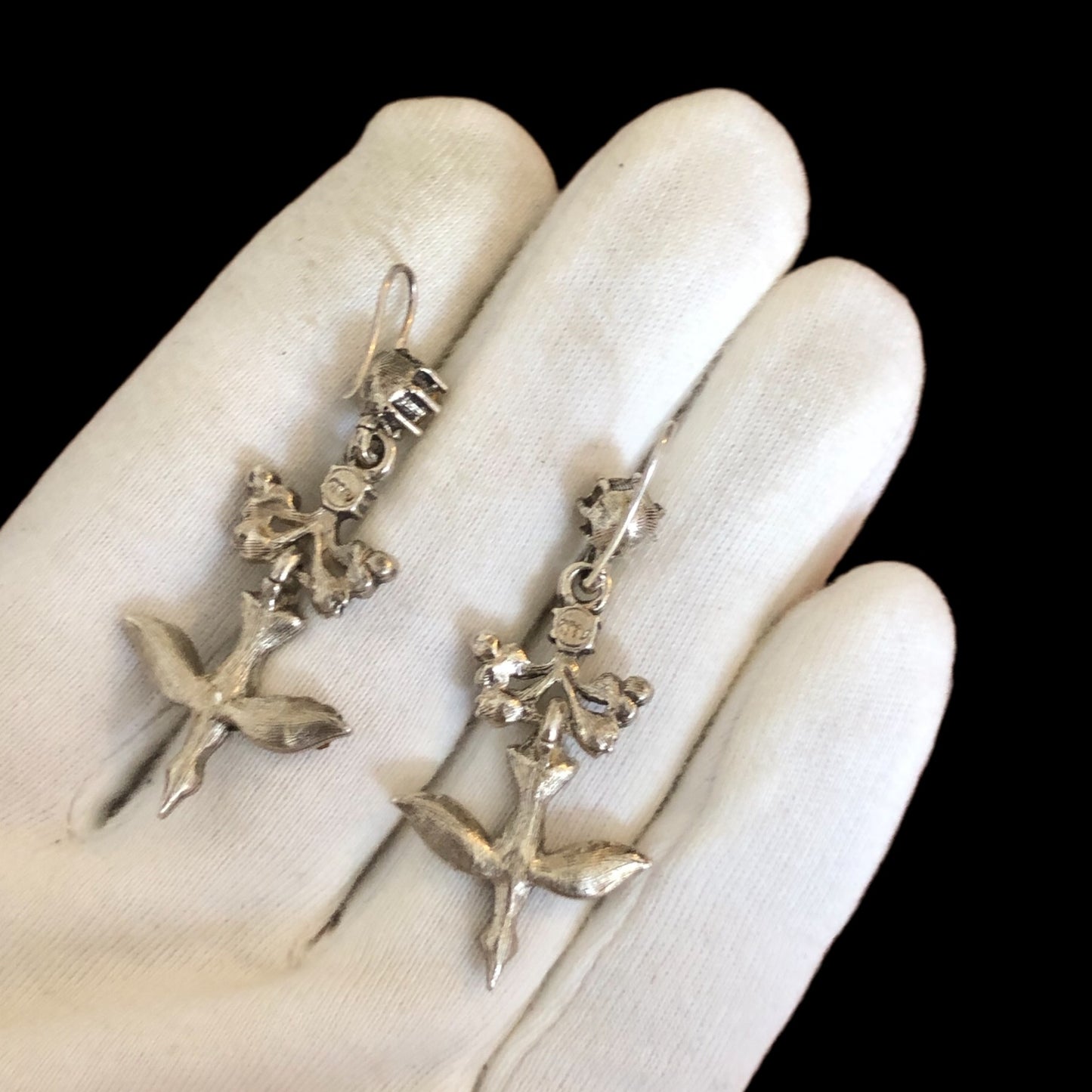 Earrings signed “musée des arts décoratif”