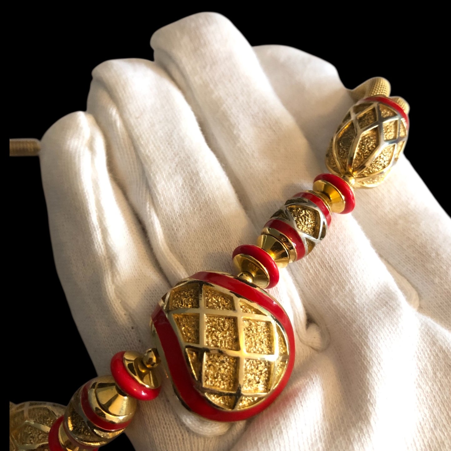 Necklace signed “Balenciaga”