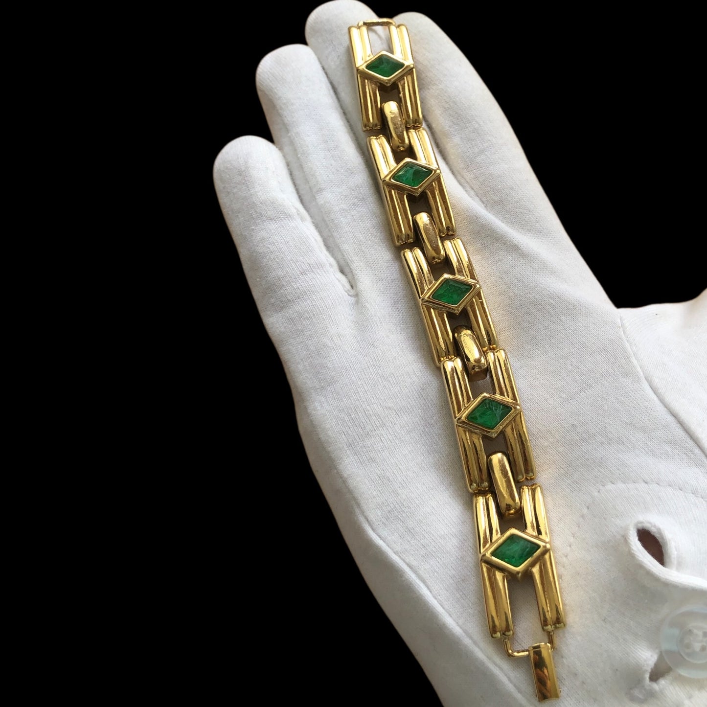 Bracelet signed “Guy Laroche”
