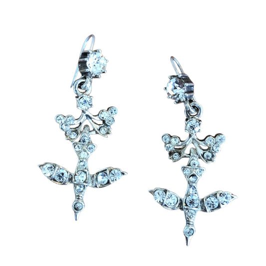 Earrings signed “musée des arts décoratif”