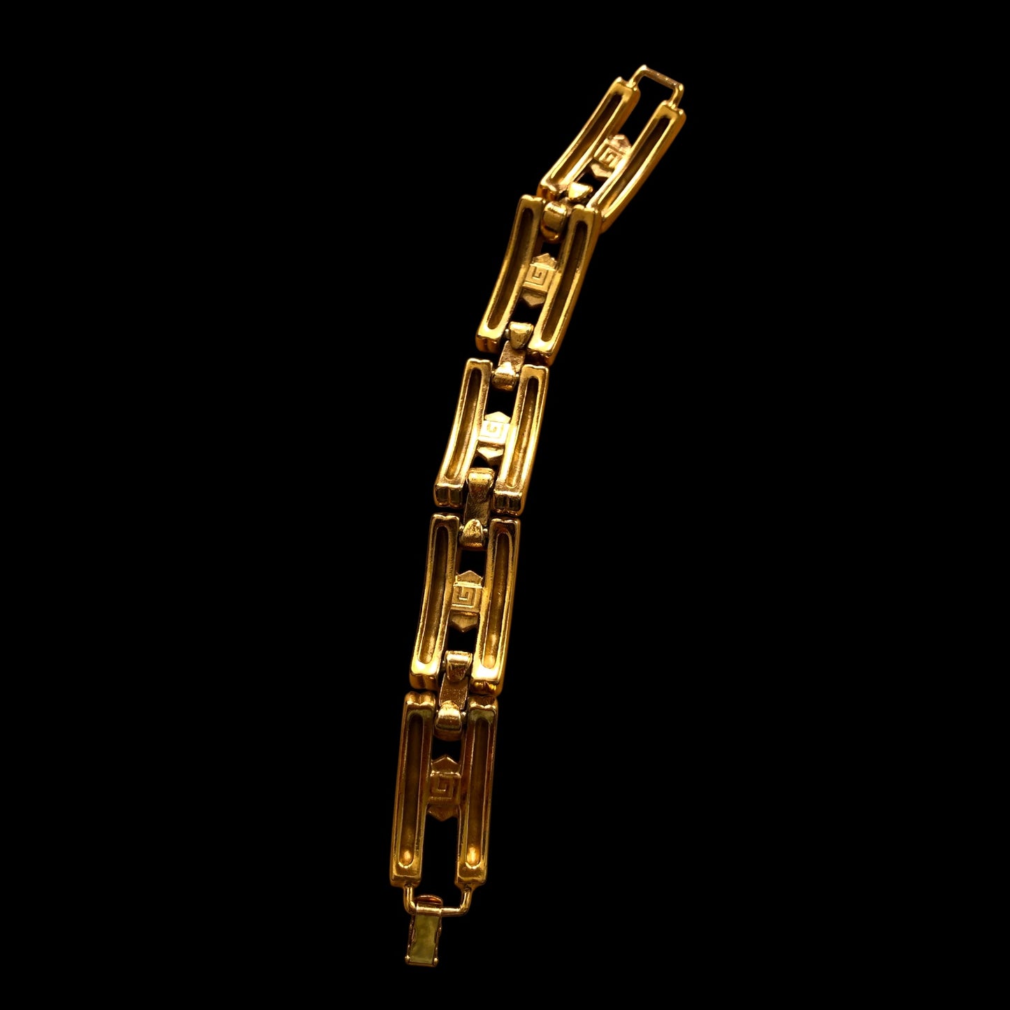Bracelet signed “Guy Laroche”