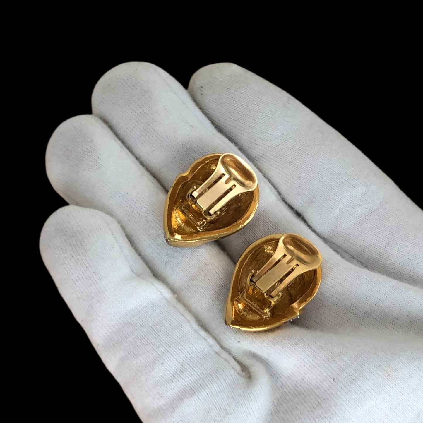 Clip earrings signed “Lanvin”